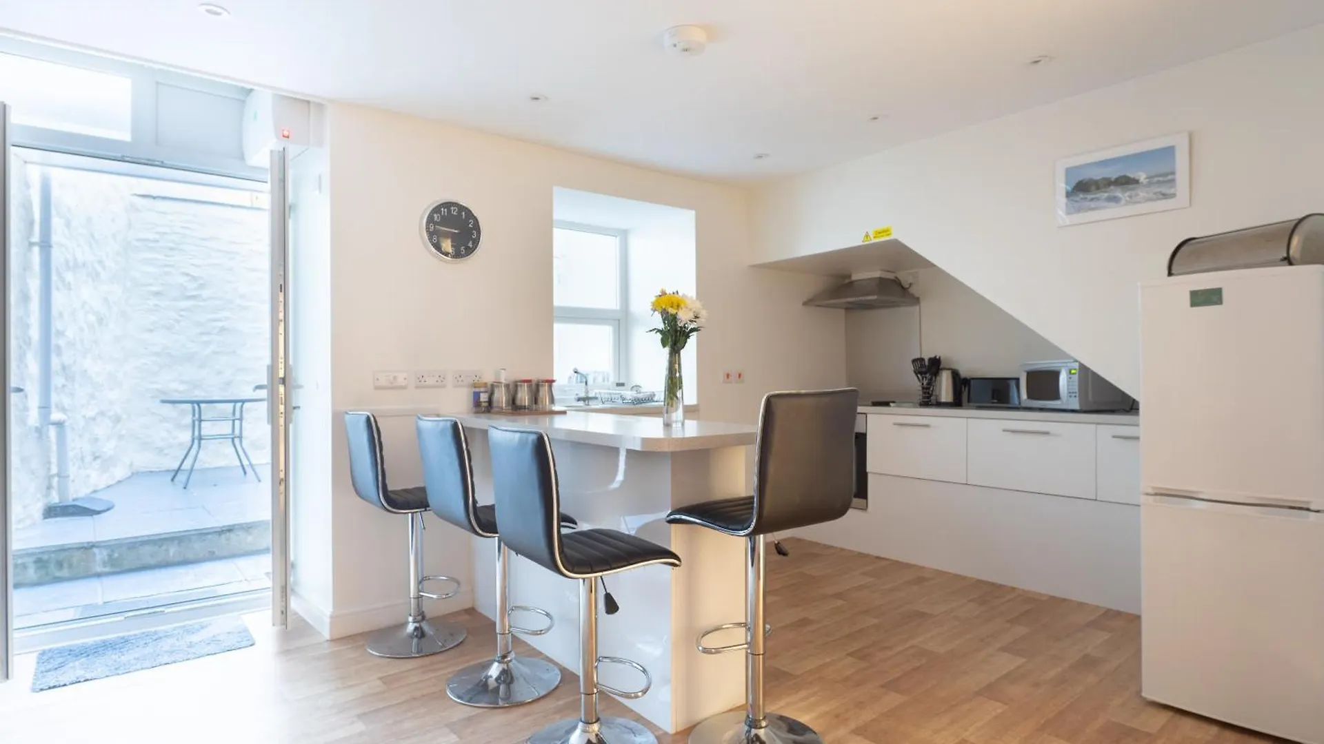 Apartment Lower Floor Beachside Sleeps 4 In *
