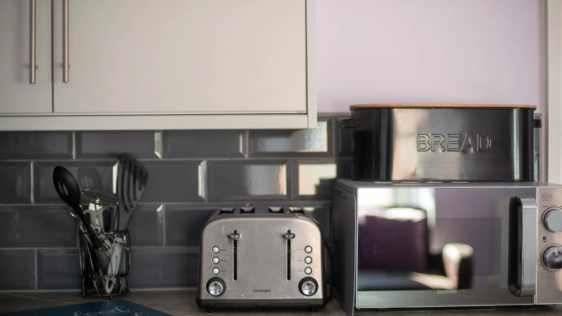Town Centre Family-friendly Flat Sleeps Four Apartment *