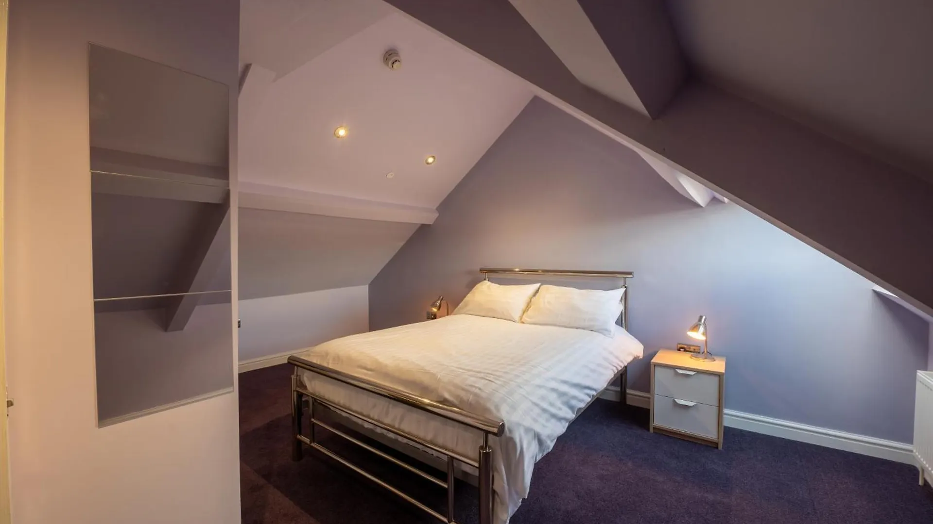 Town Centre Family-friendly Flat Sleeps Four Tenby