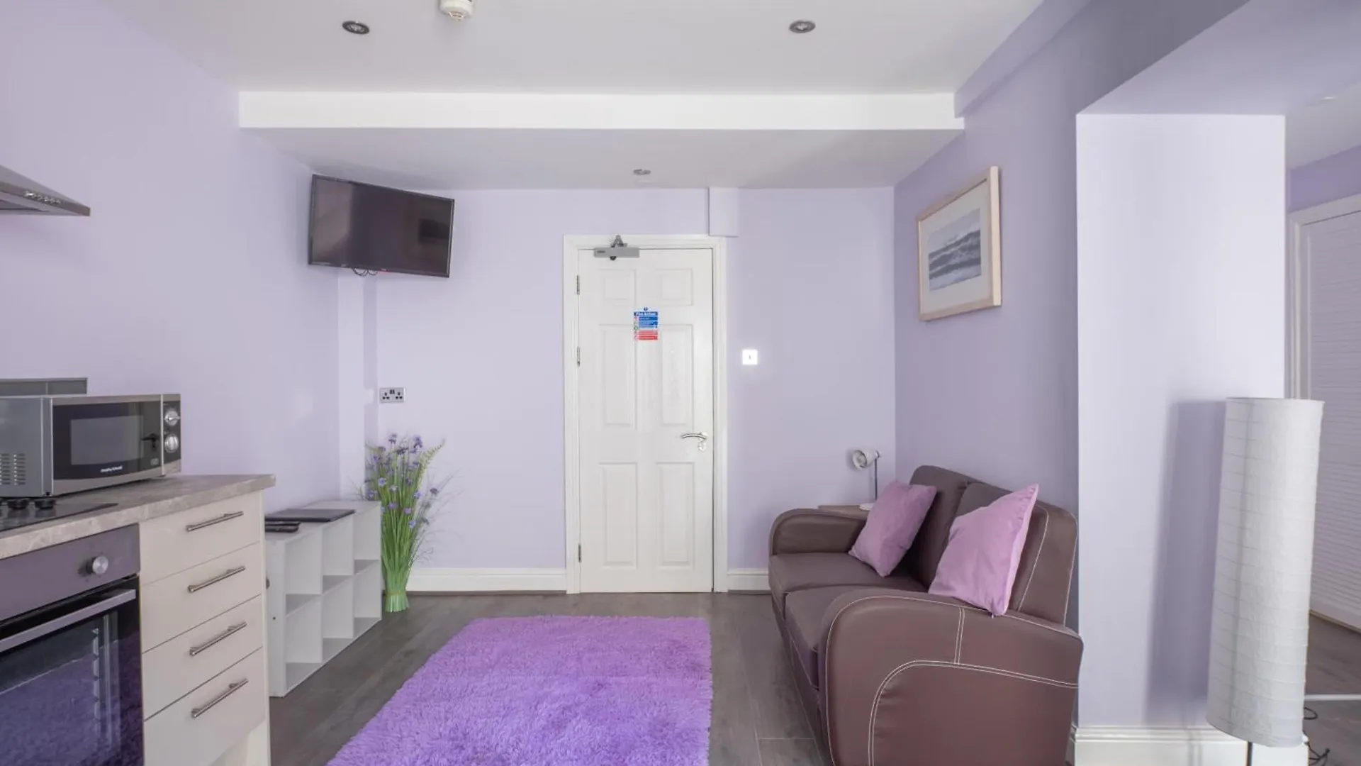 Town Centre Romantic Retreat For 2 *