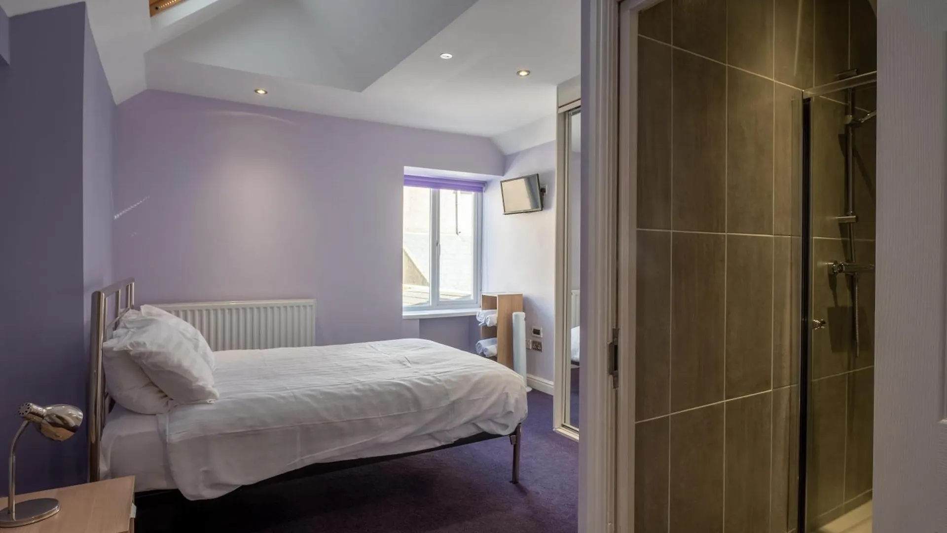 Town Centre Romantic Retreat For 2 * Tenby