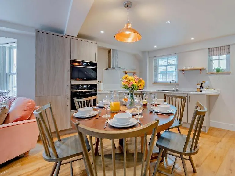 Luxury Sea-view In - Floral Corner Tenby