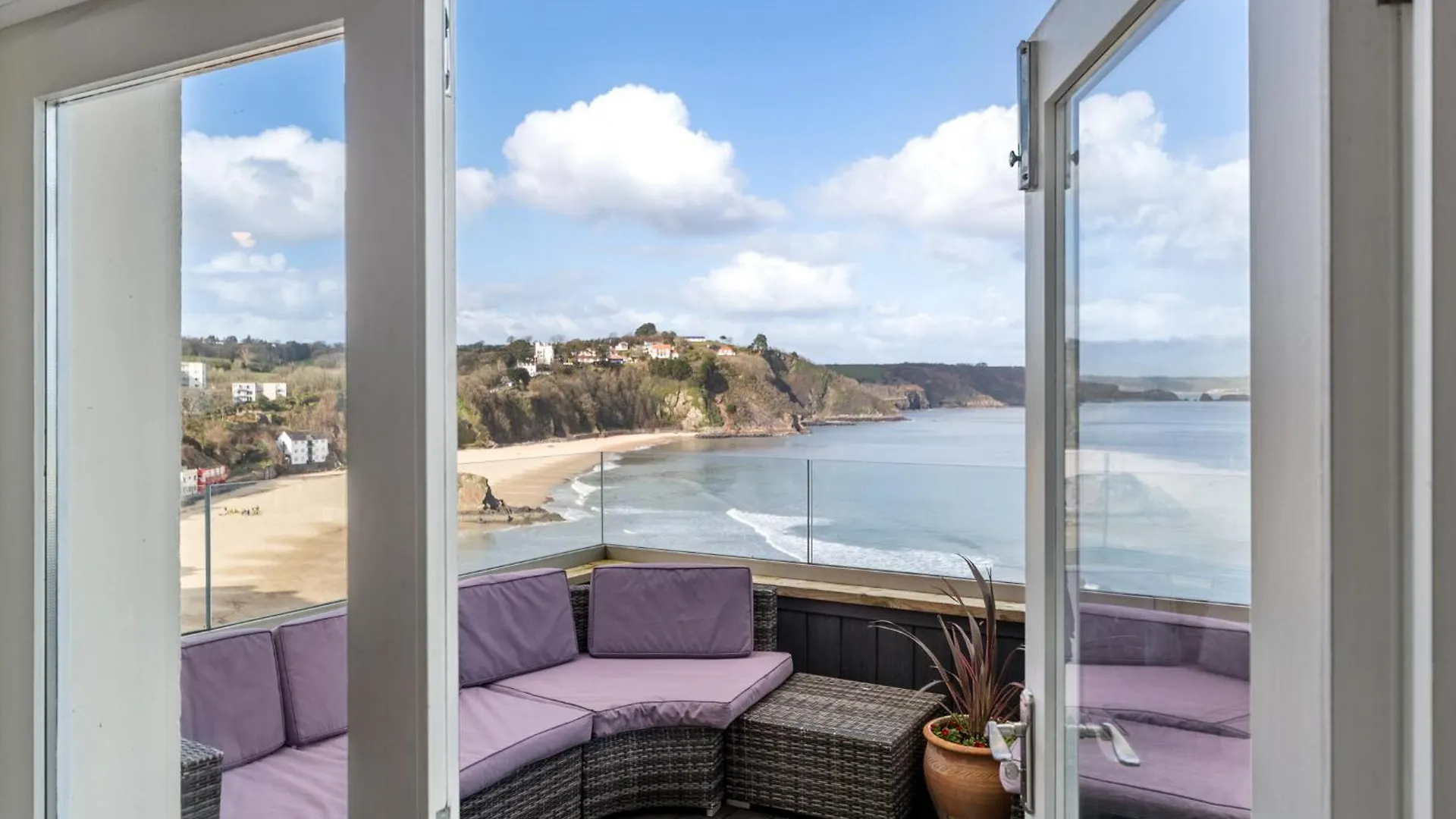 Royal Victoria Court 11 - Sea And Harbour Views Apartment *