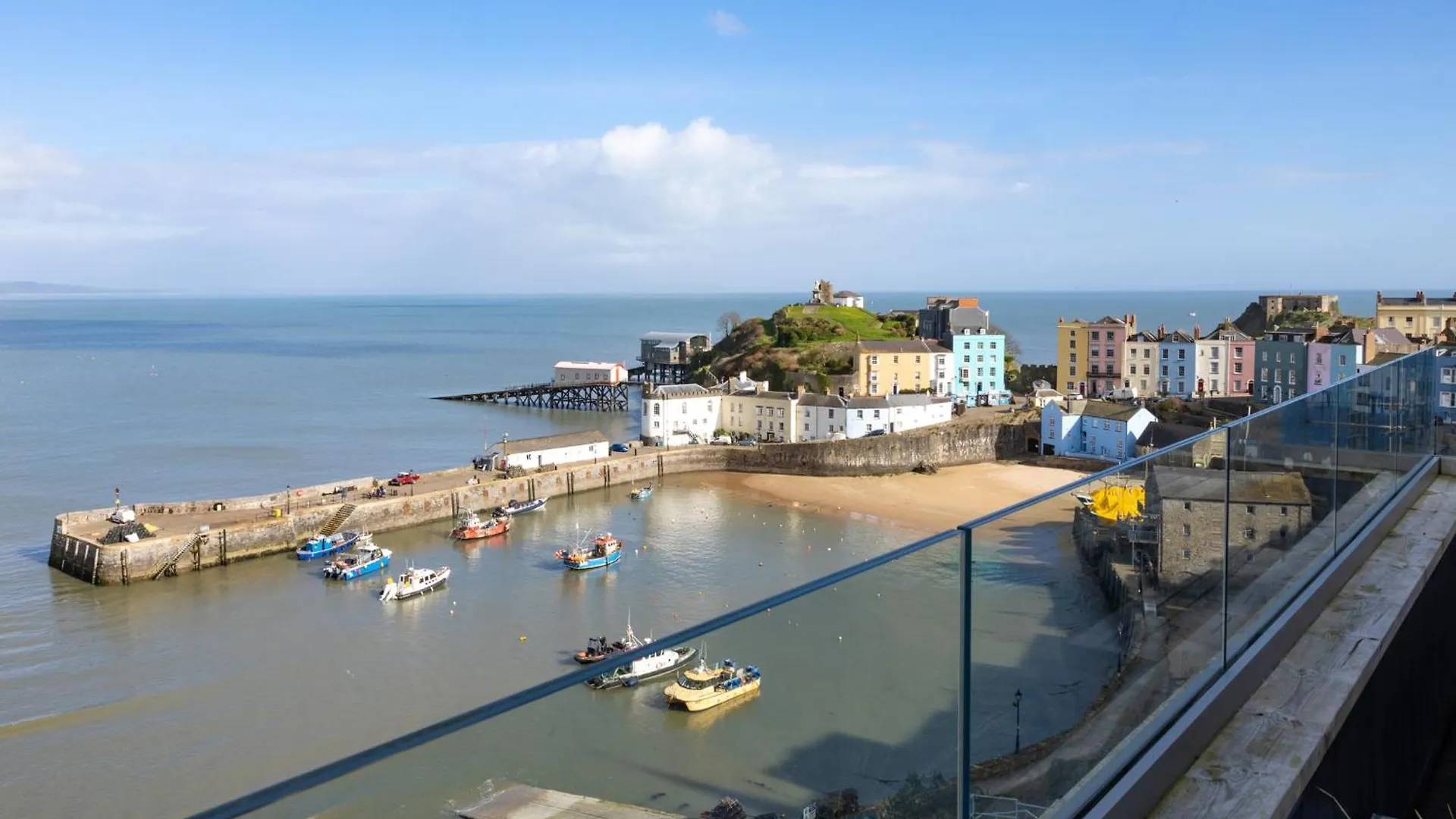 Royal Victoria Court 11 - Sea And Harbour Views Tenby