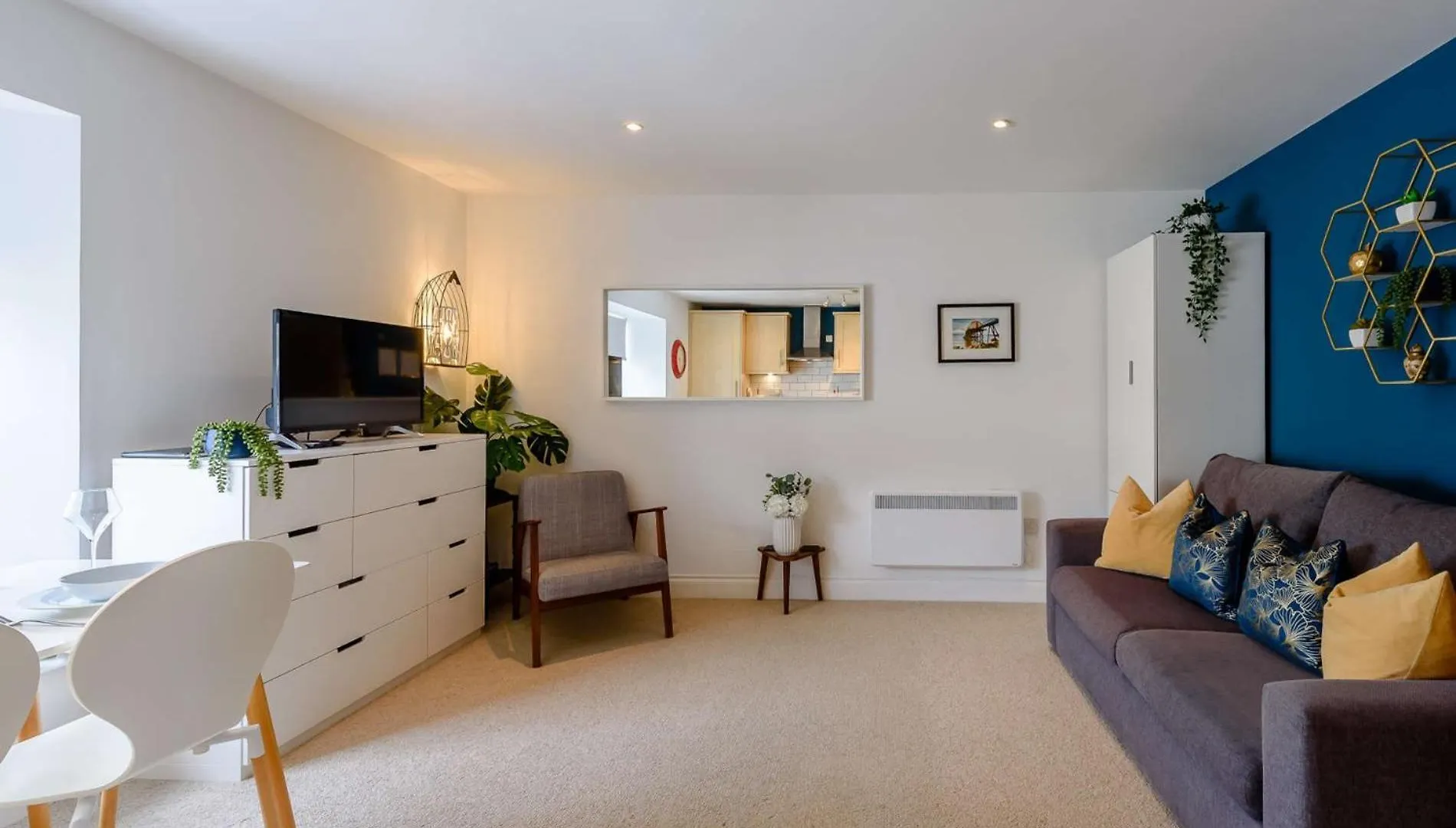 1 Bed In Fb056 * Tenby