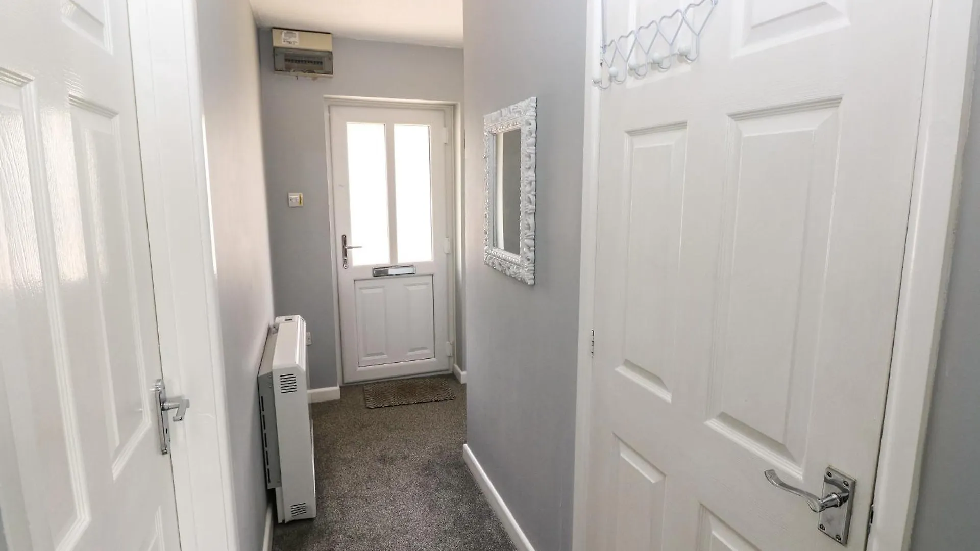 Clicketts Court Apartment *