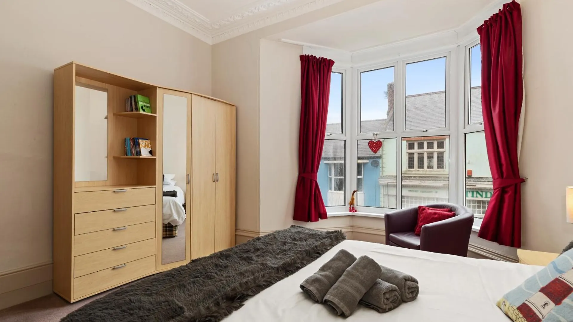 Apartment Connaught House - Location Near The