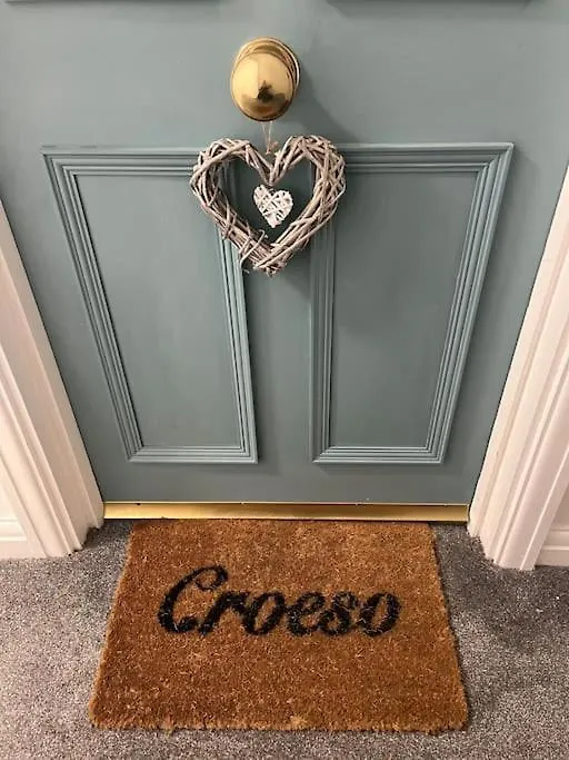 Cwtch For Couples - In The Heart Of Town * Tenby