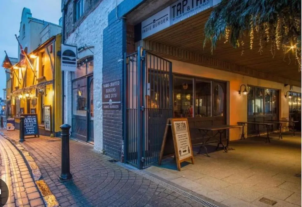 Cwtch For Couples - In The Heart Of Town