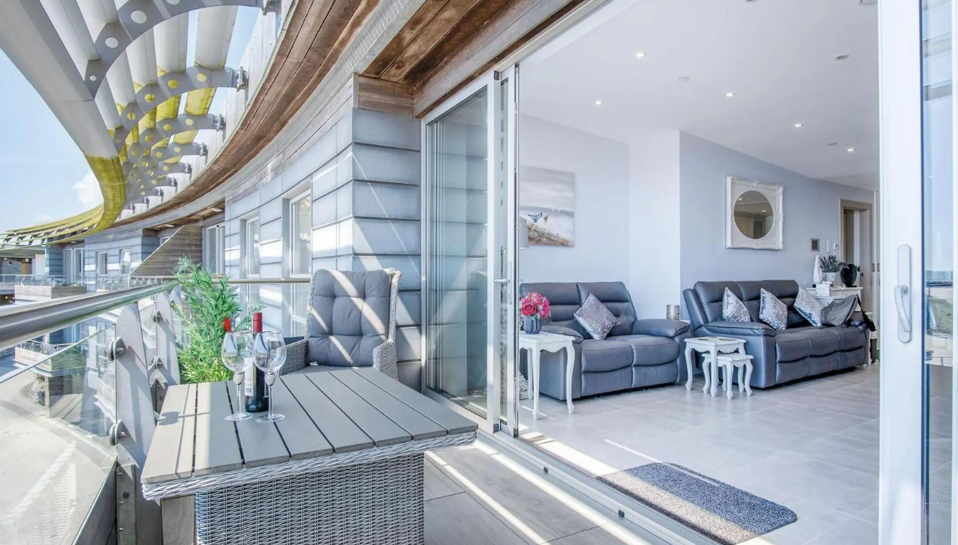 Waters Edge - 2 Bedroom - Apartment *