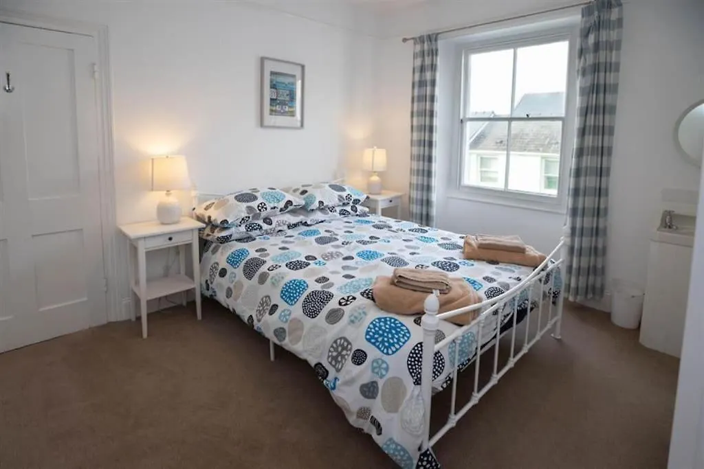 Superbly Located Holiday home Tenby