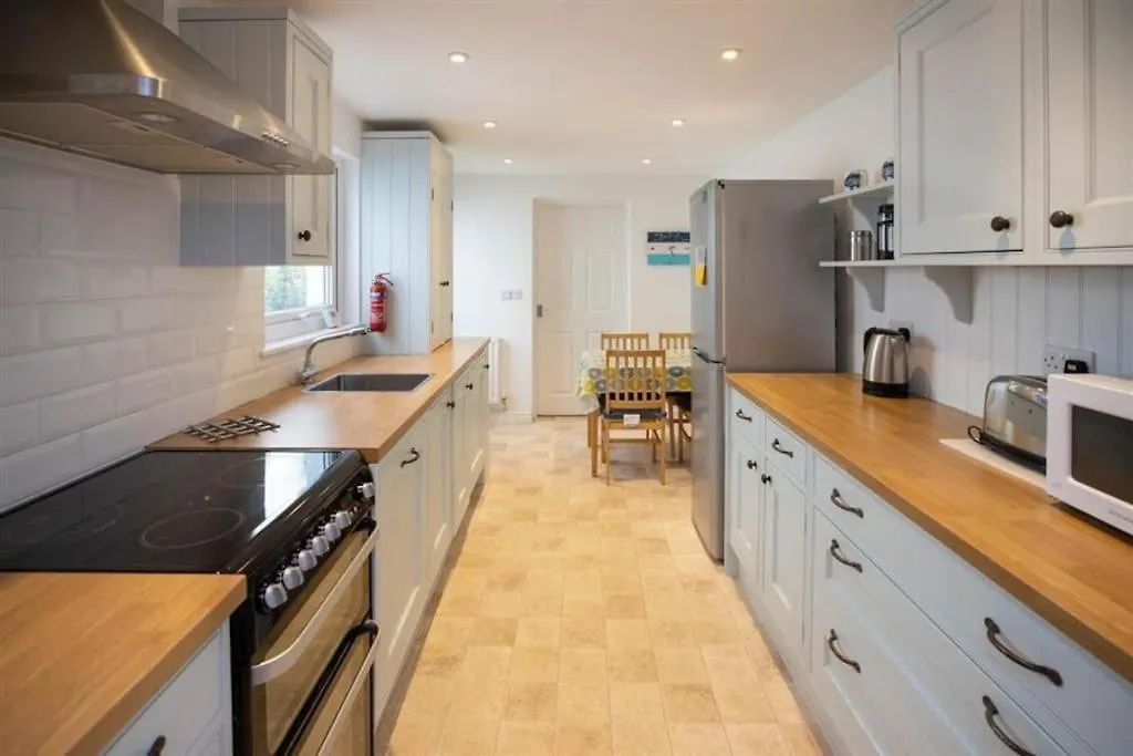 Superbly Located Holiday home Tenby