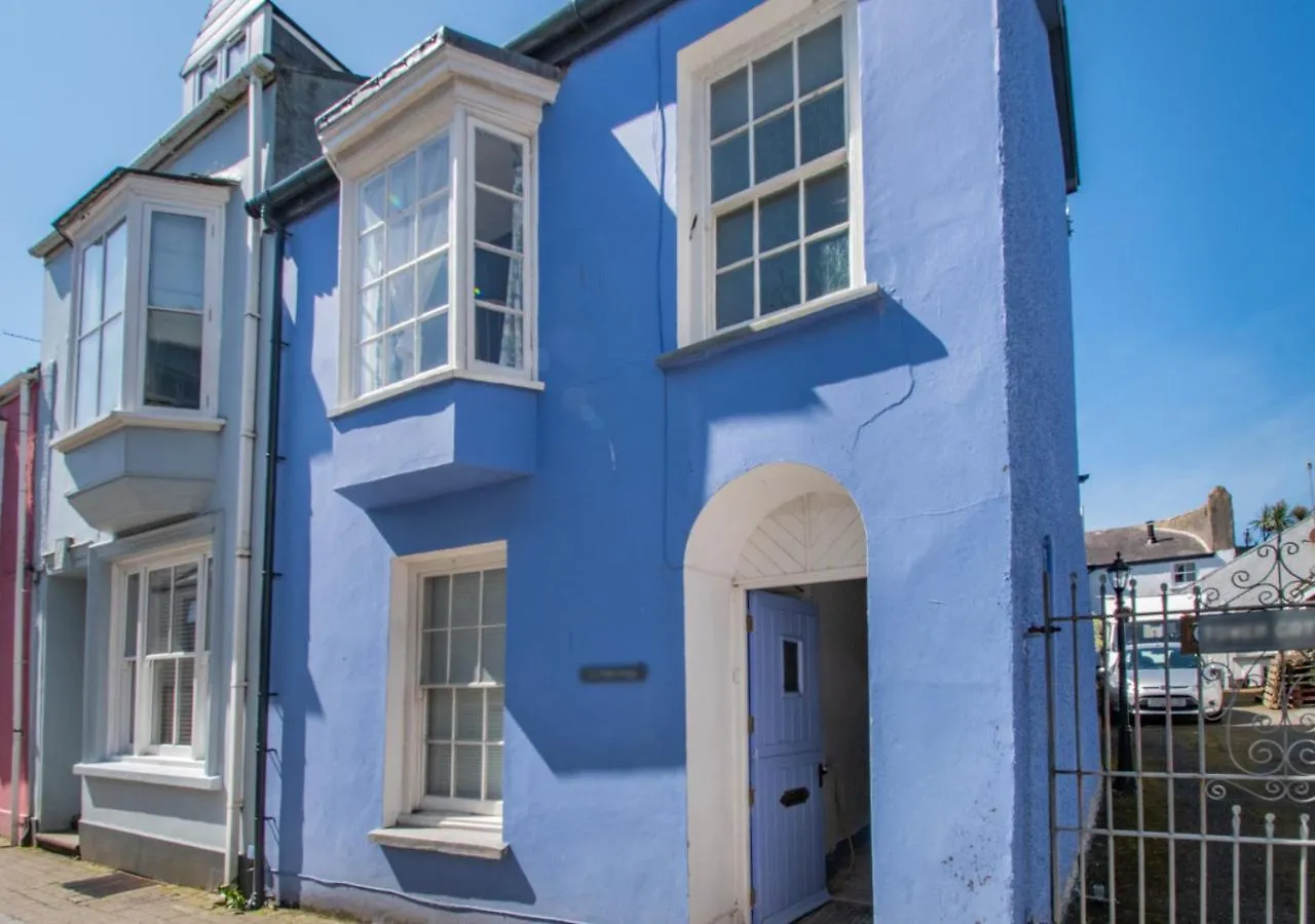 Alpha - Holiday home Tenby