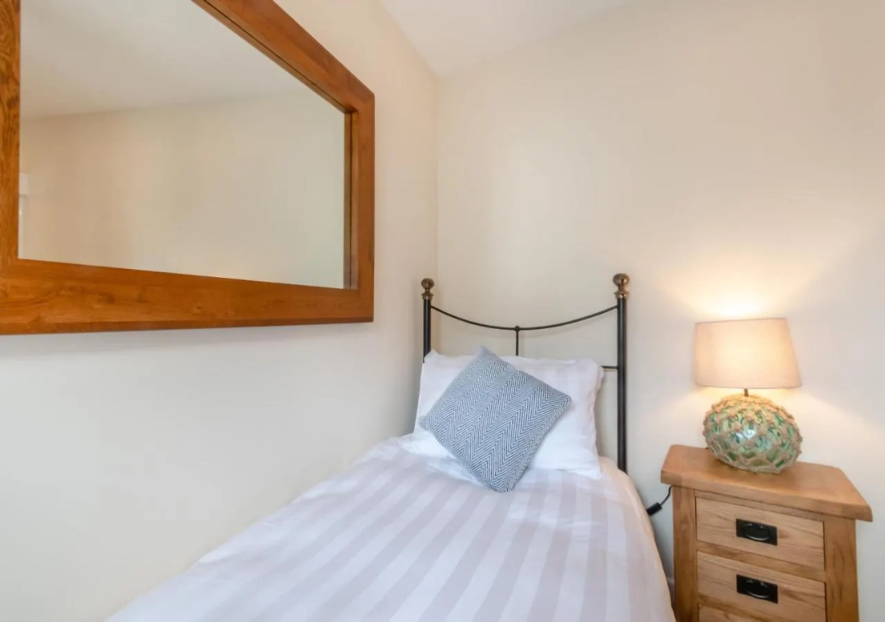 Mays Place Tatil Evi Tenby