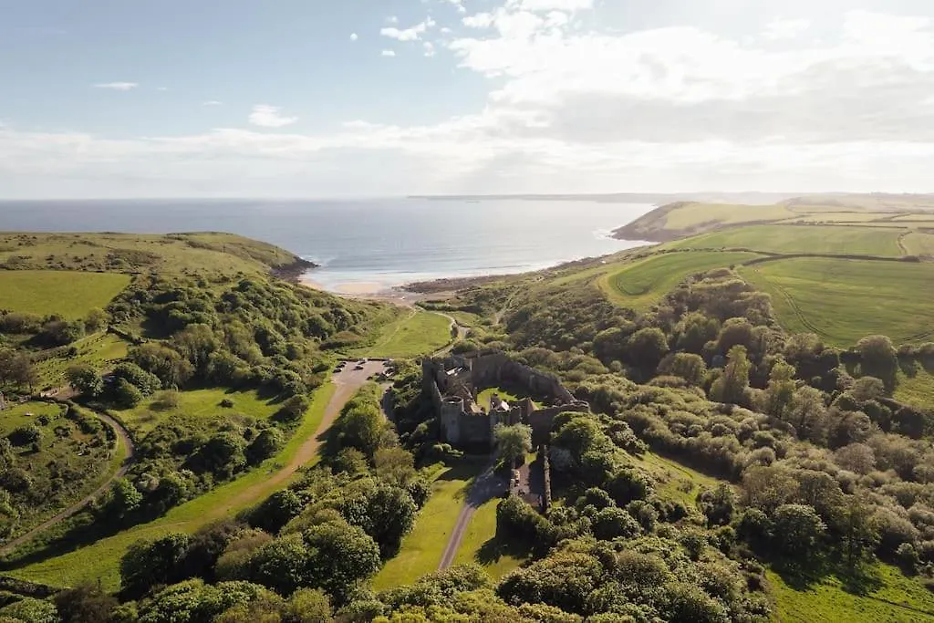 Manorbier Spacious Near Tenby