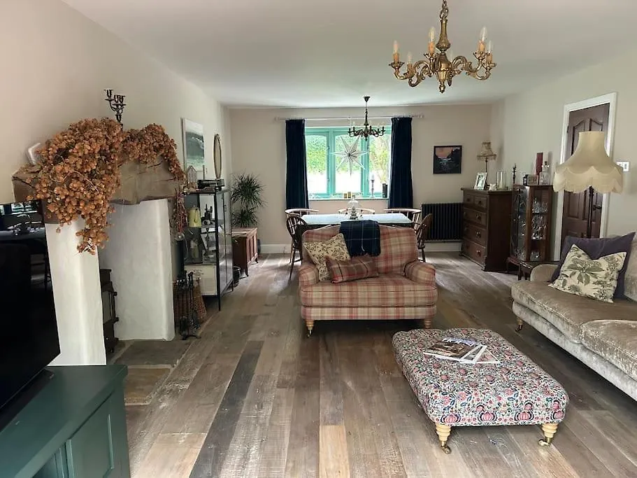 Manorbier Spacious Near
