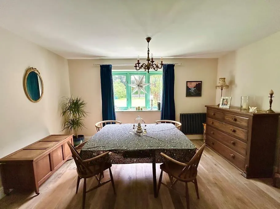 Holiday home Manorbier Spacious Near Tenby