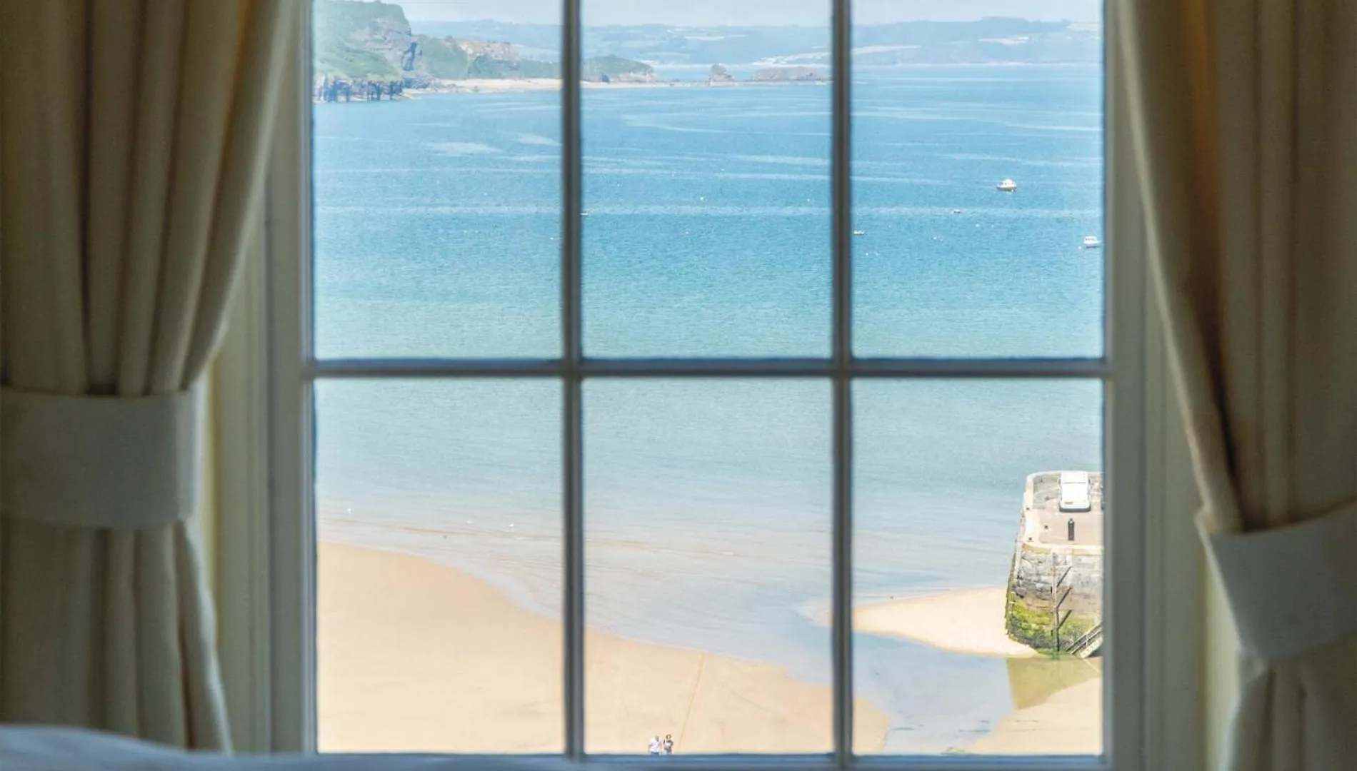 5 Belle Vue Court - 2 Bedroom - * Tenby