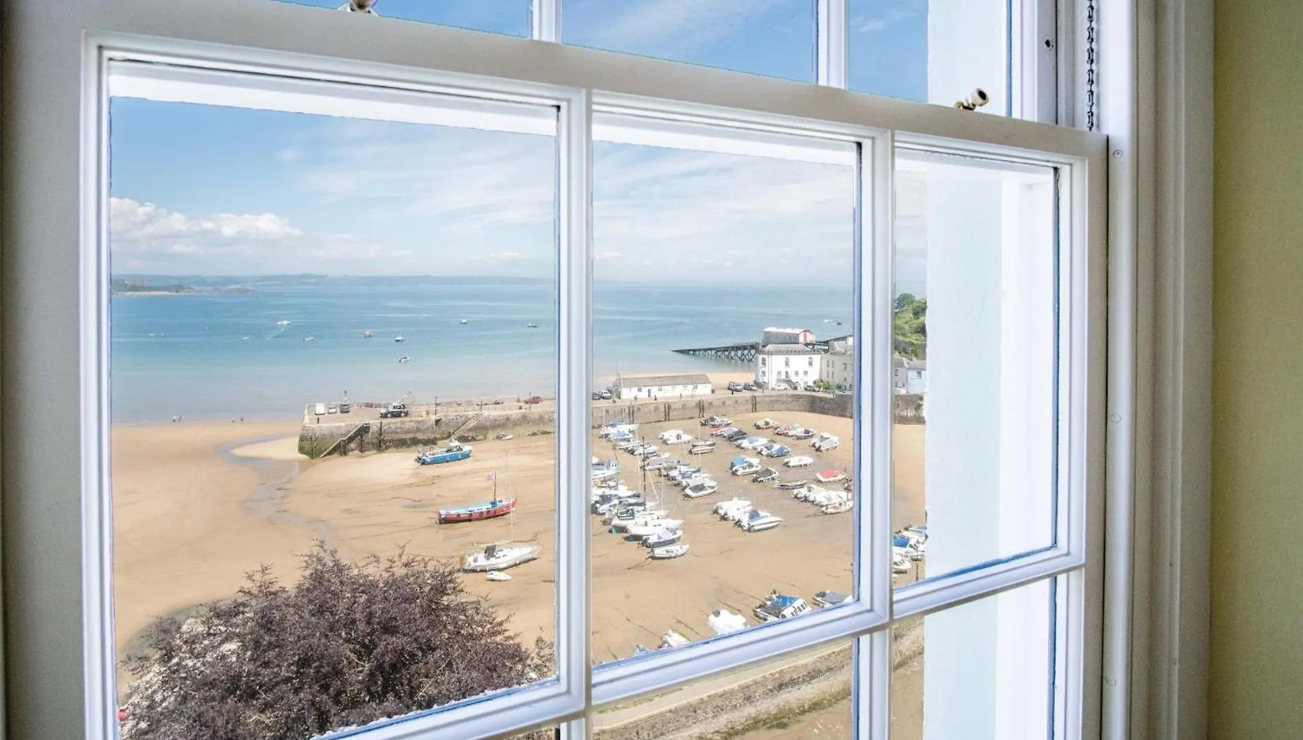 5 Belle Vue Court - 2 Bedroom - * Tenby