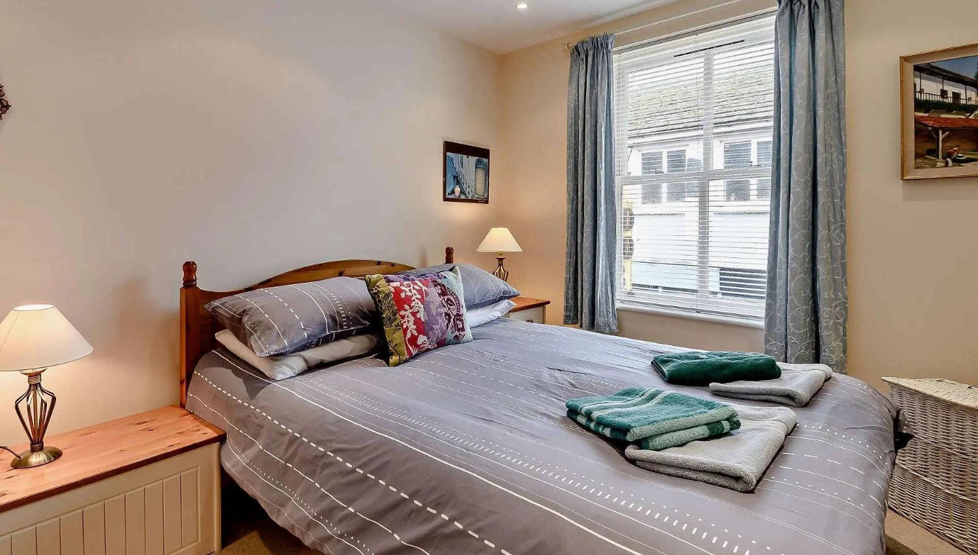 Apartment 3 Bed In Fb053 Tenby