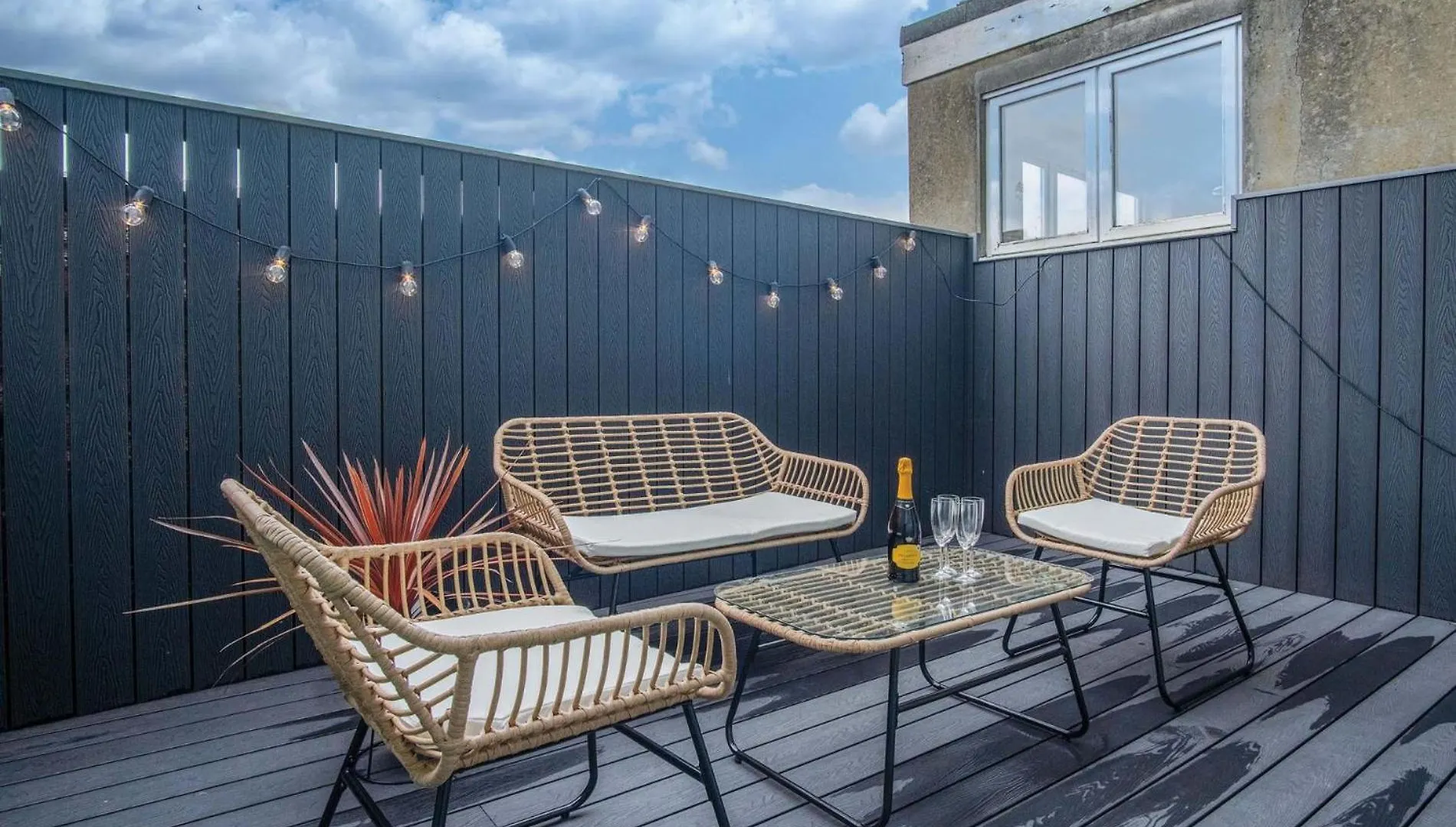 No 4 Croft House - Luxury 2 Bed - * Tenby