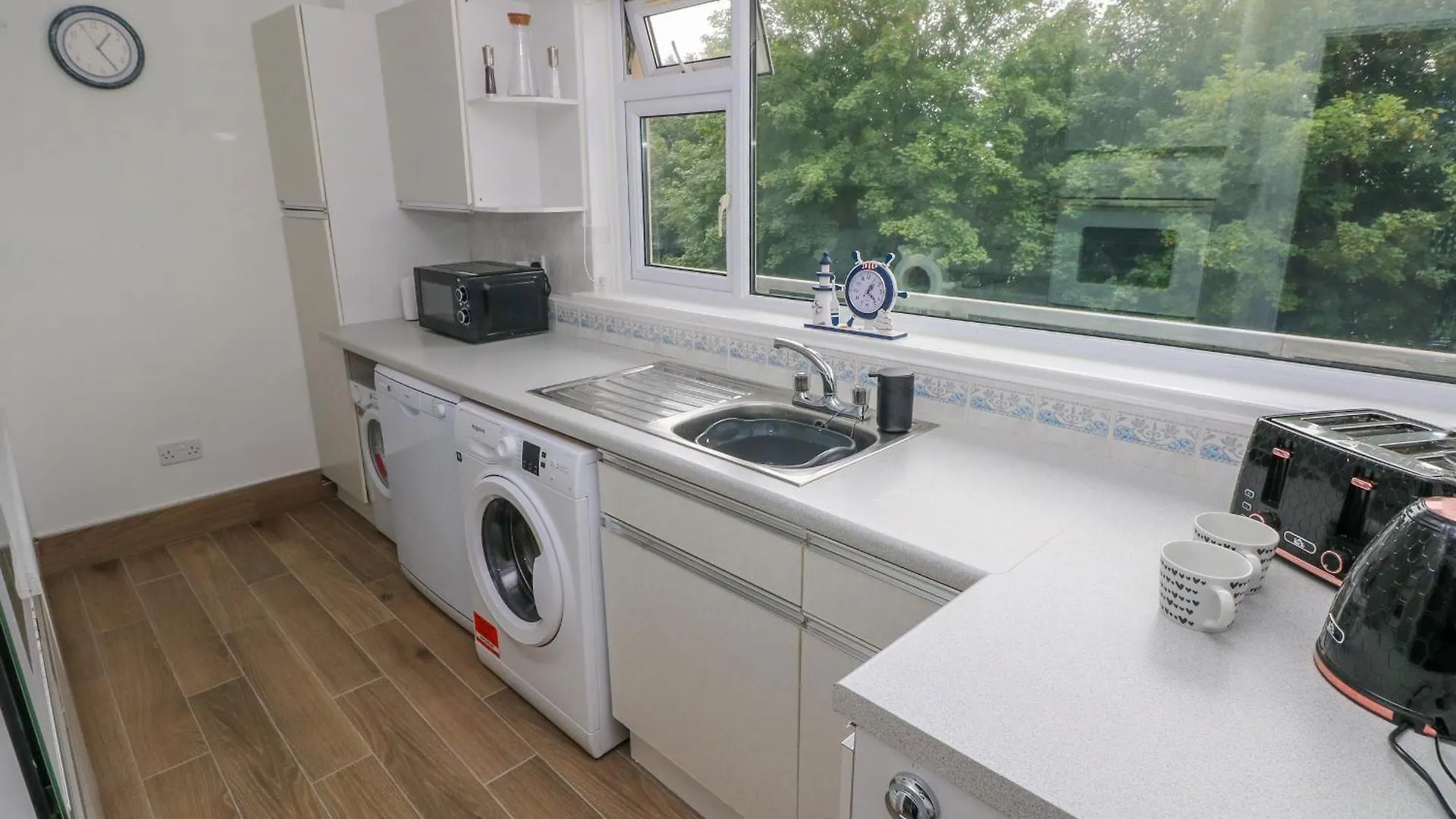 34 Croft Court Tenby