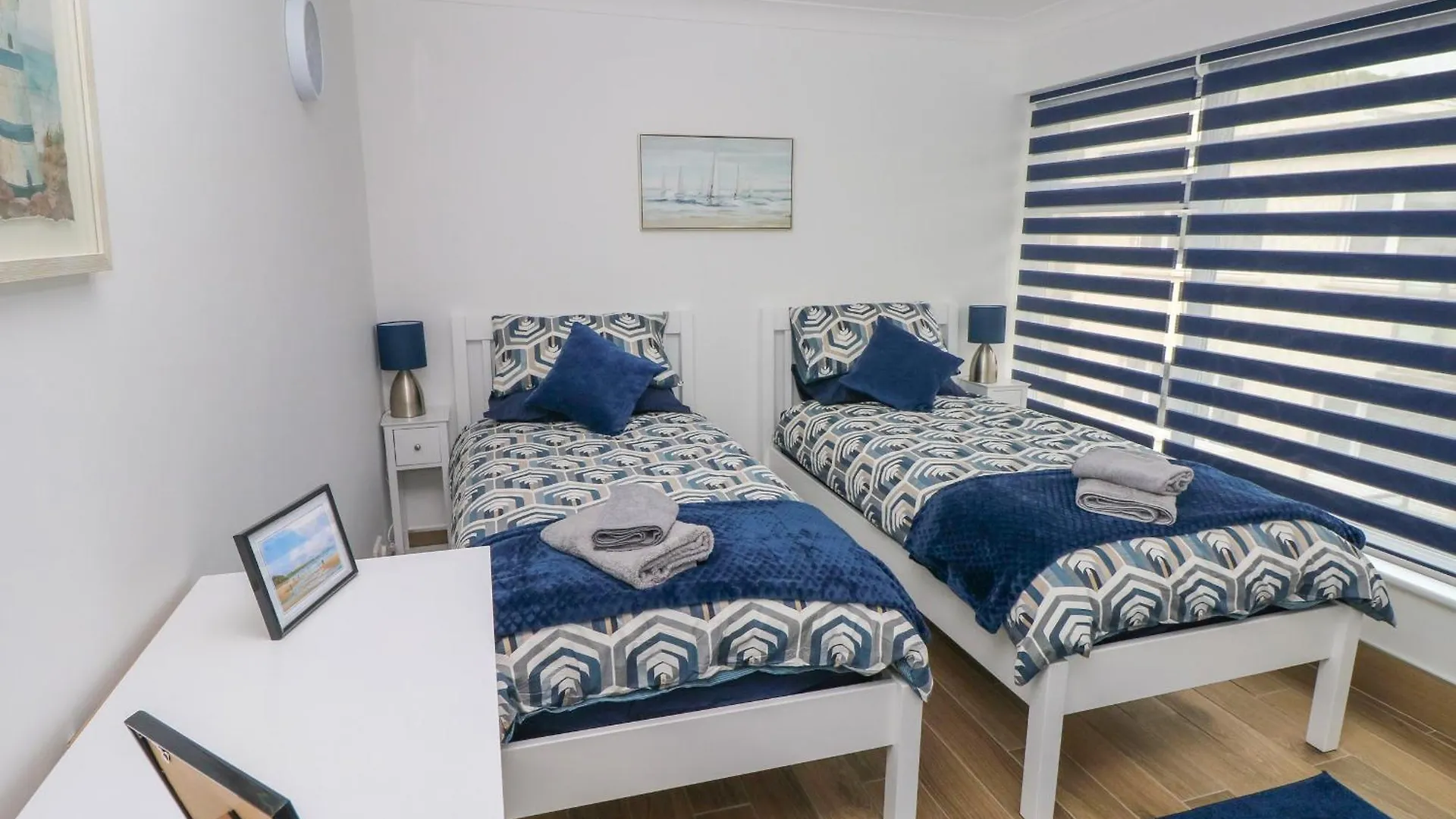 34 Croft Court * Tenby