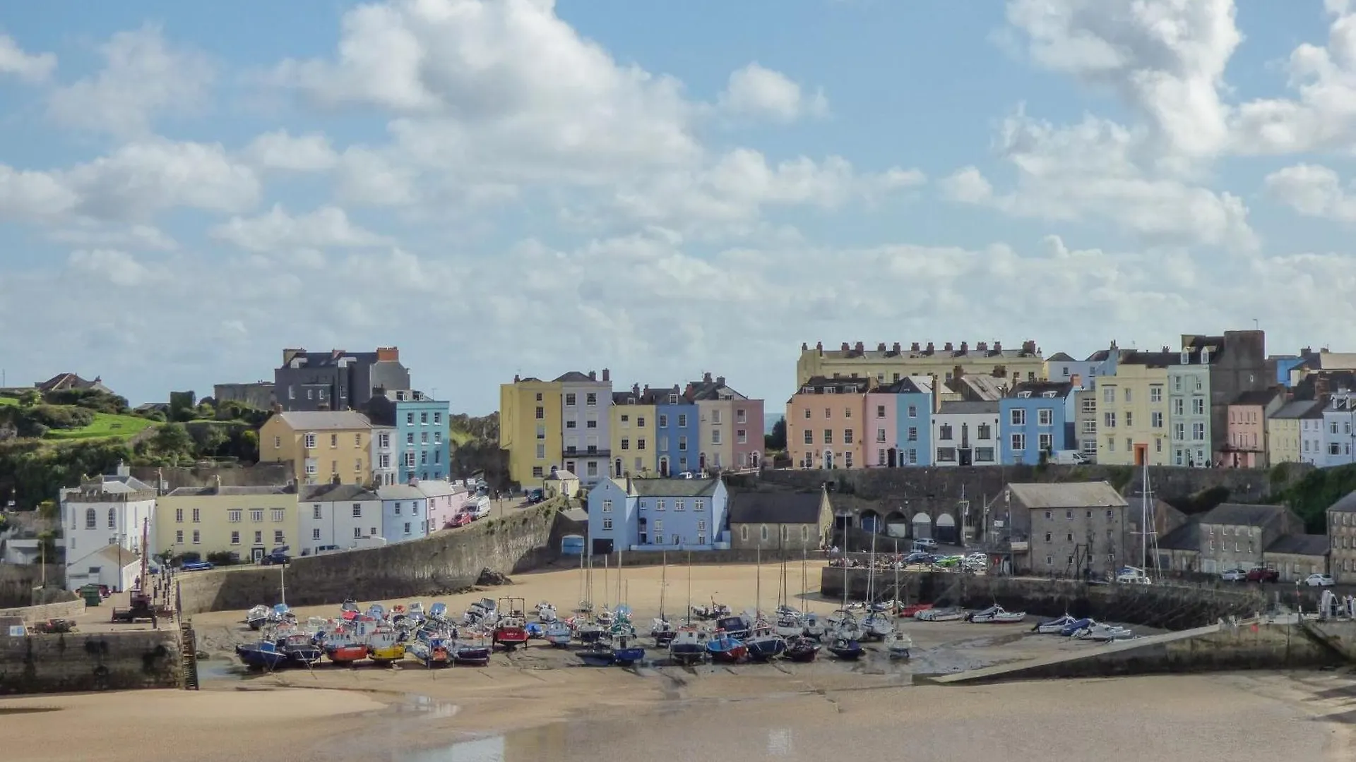 34 Croft Court Apartment Tenby