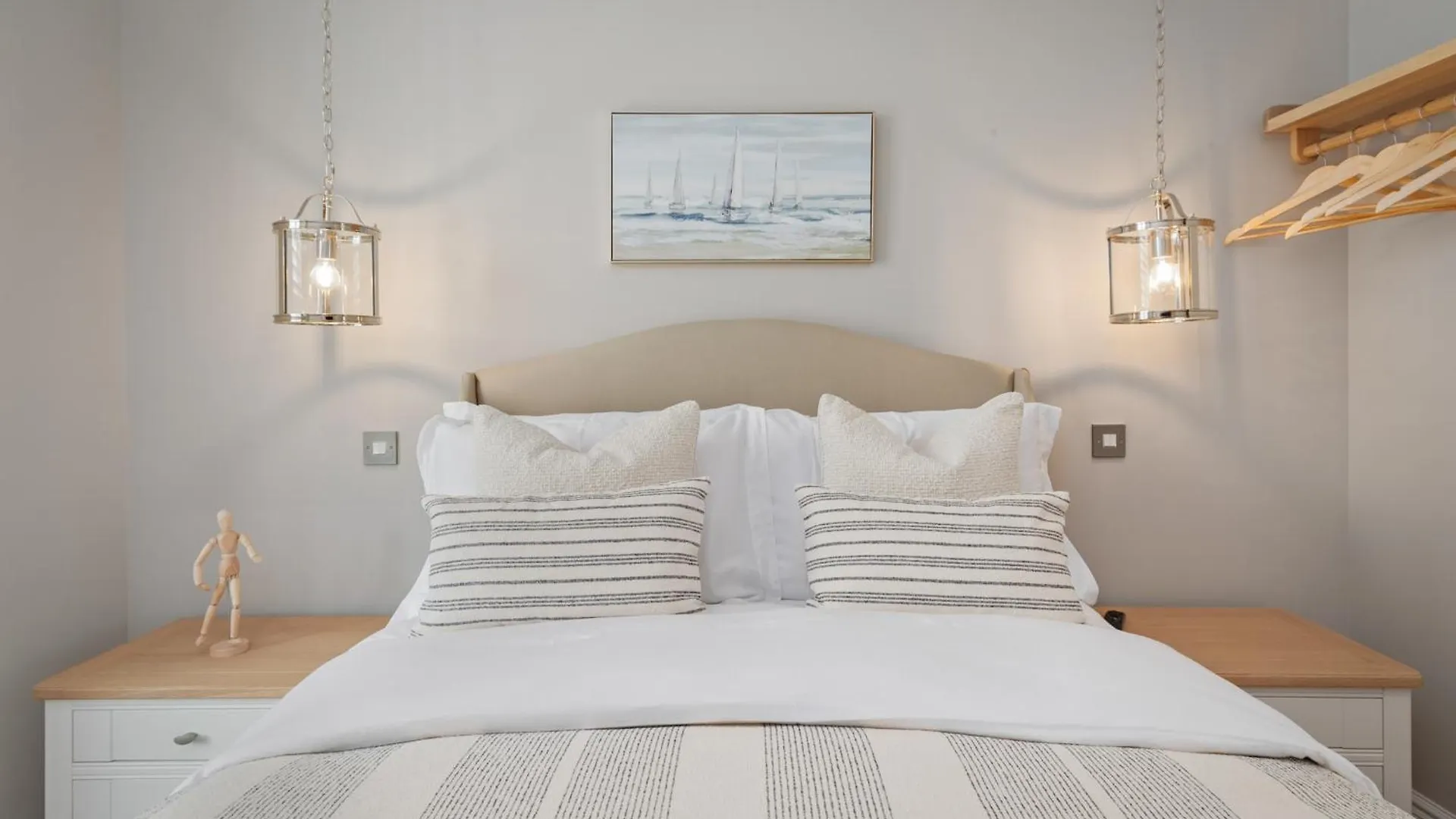 Apartment 3 Croft House - Front Sea Views Parking Tenby