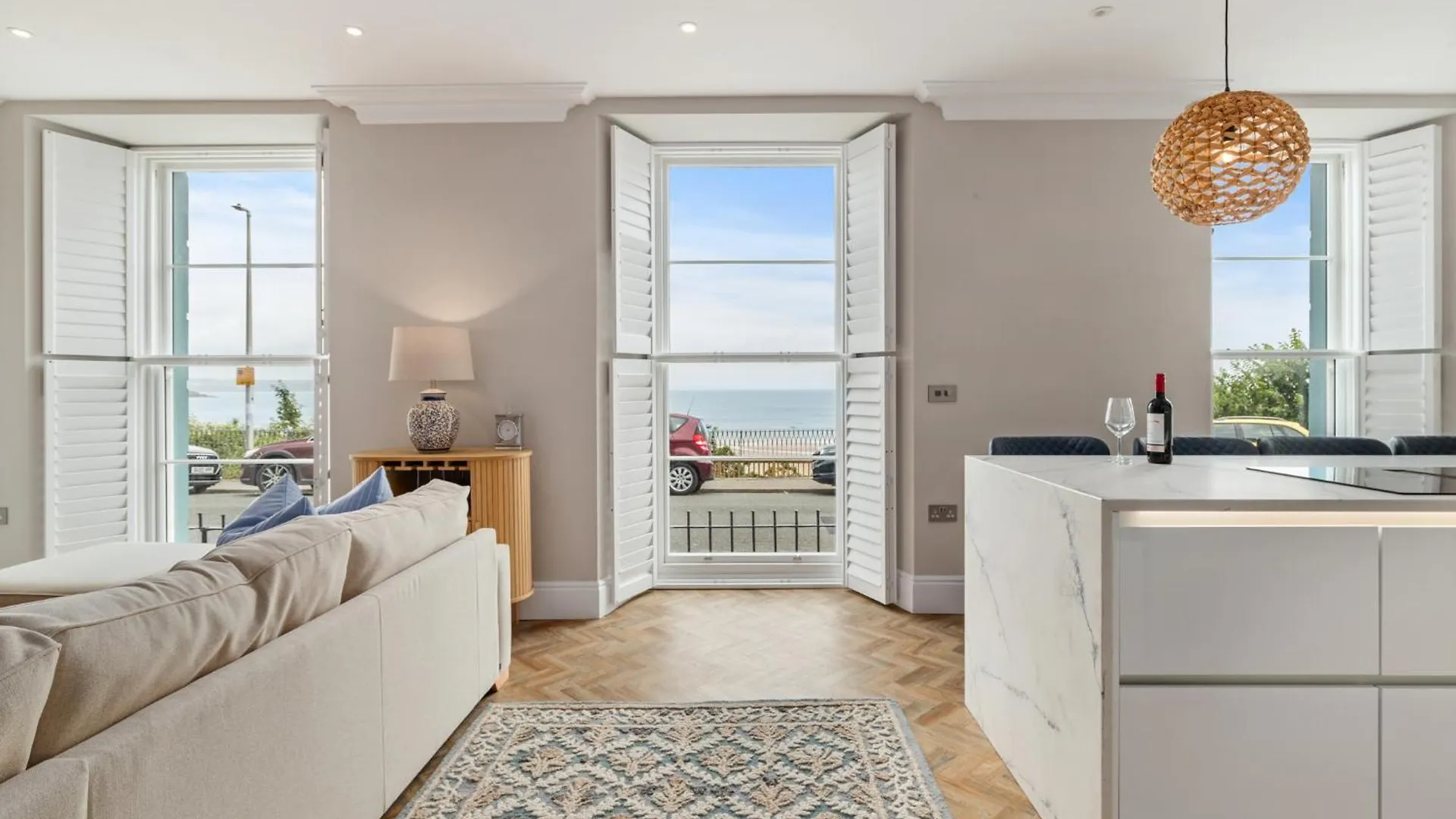 3 Croft House - Front Sea Views Parking Tenby