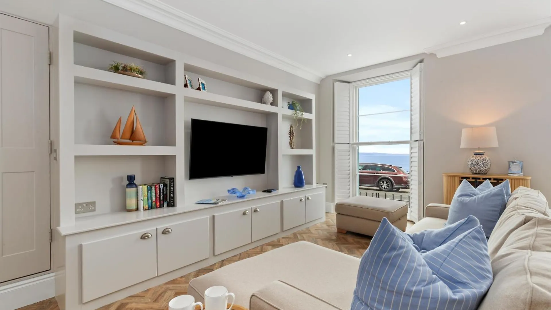 3 Croft House - Front Sea Views Parking Tenby