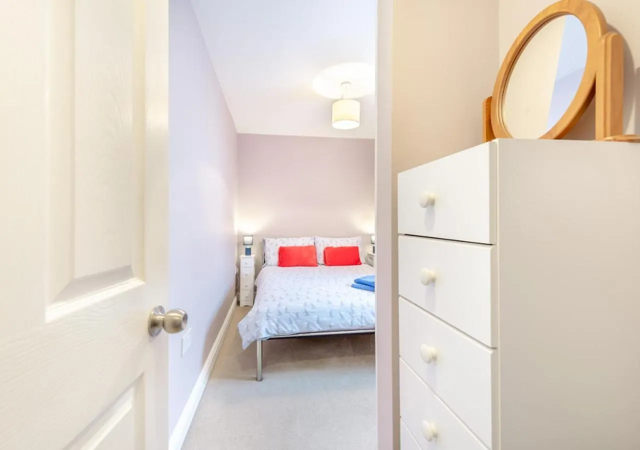 Cheriton Apartment