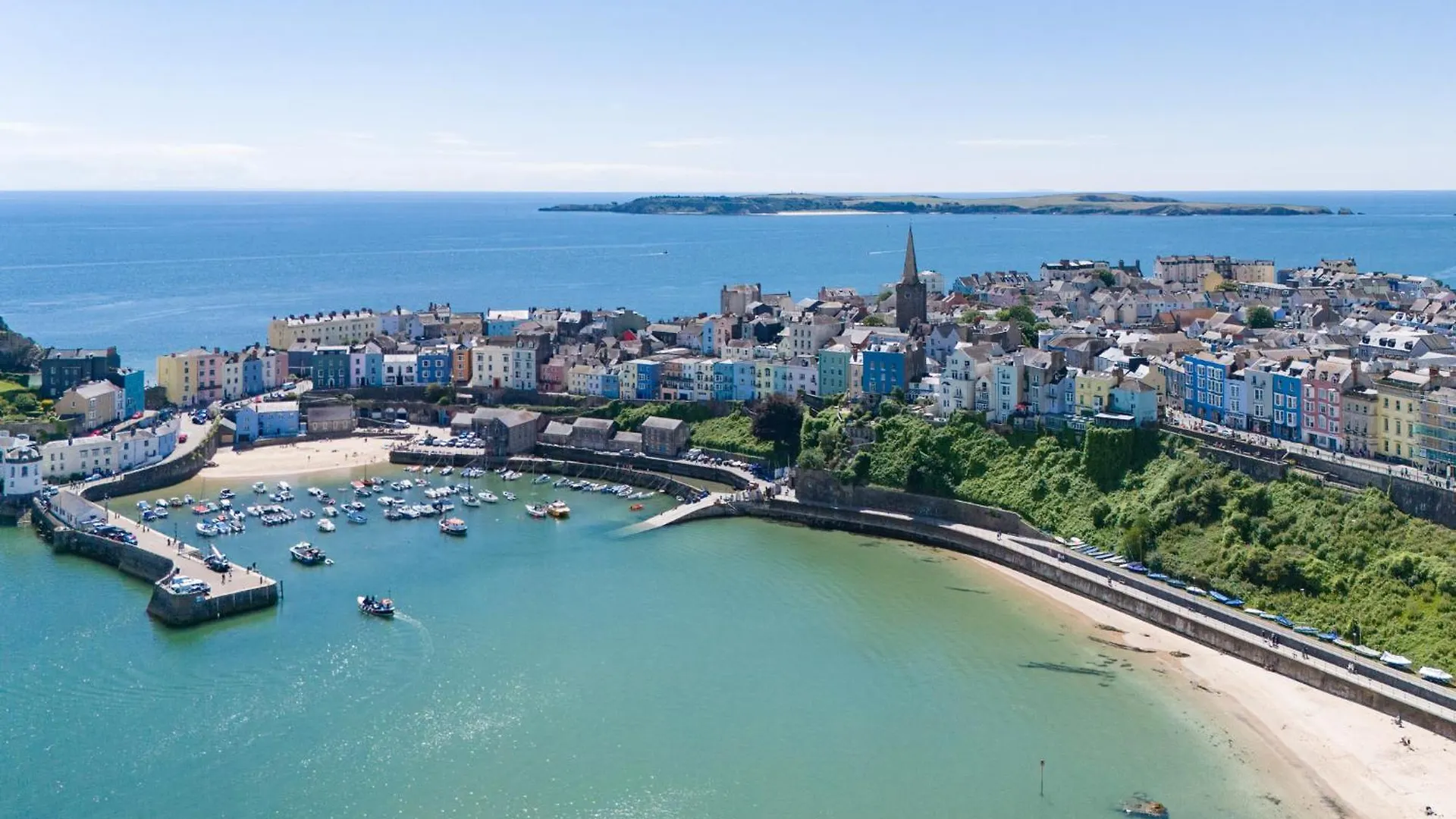Nash House - Seafront With Parking Close To Town * Tenby