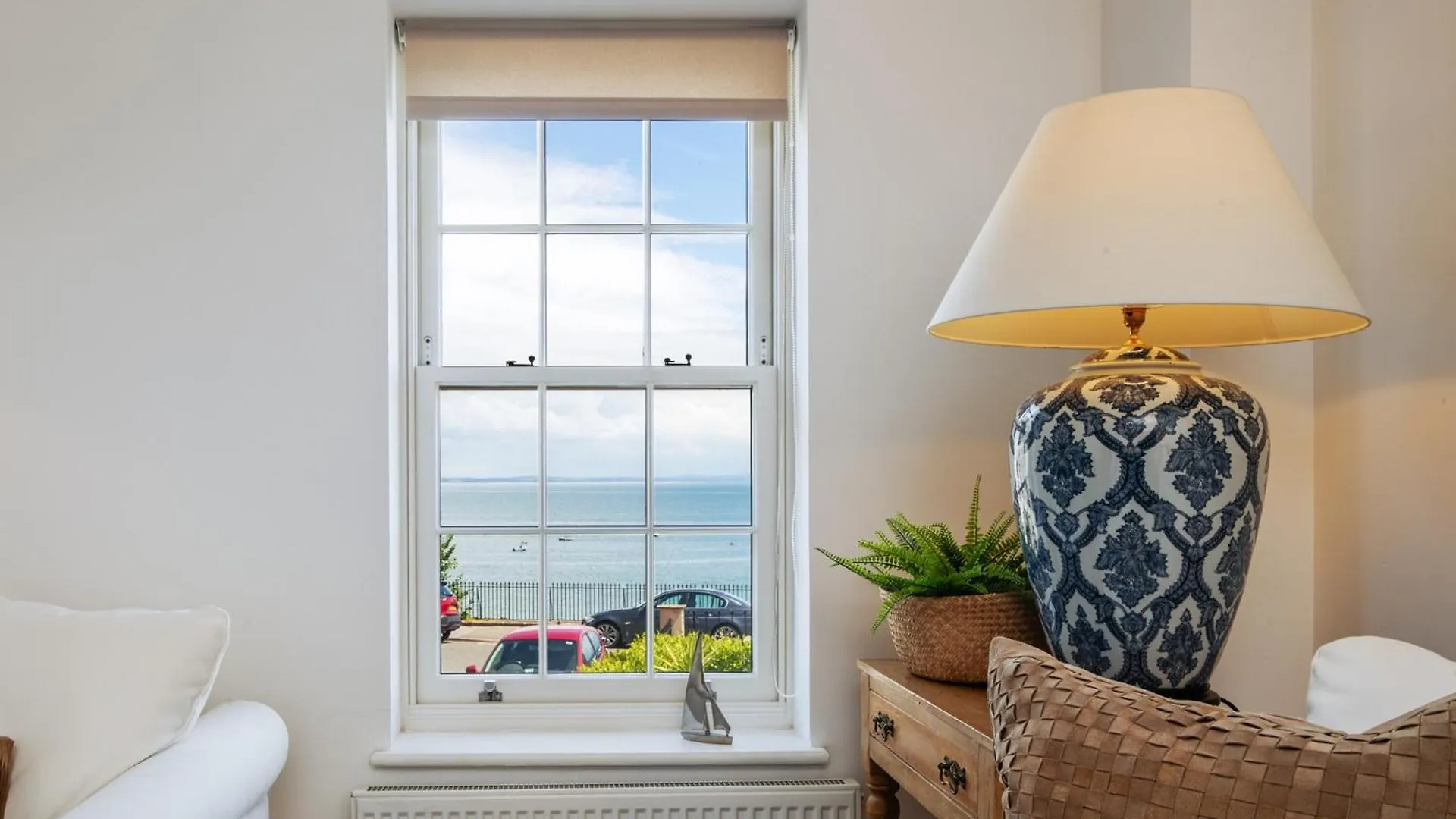 Nash House - Seafront With Parking Close To Town * Tenby