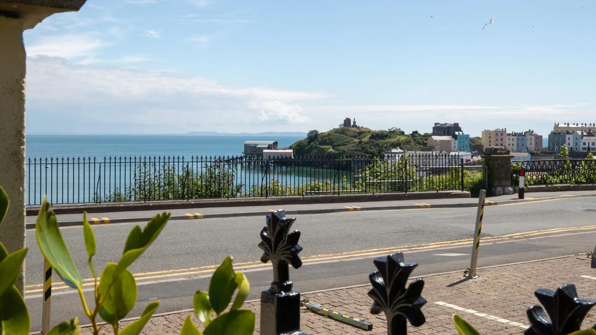 Nash House - Seafront With Parking Close To Town