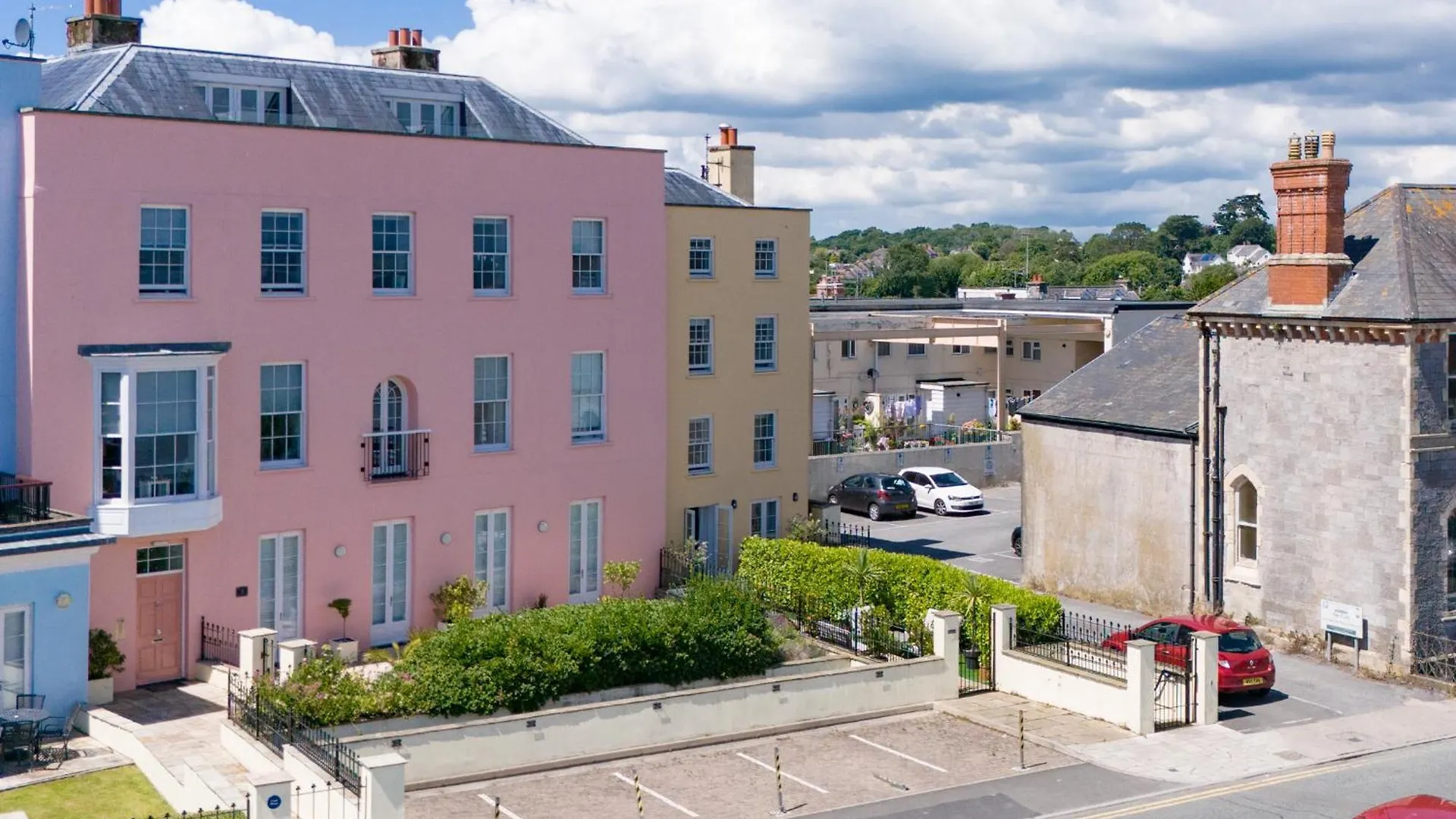 Nash House - Seafront With Parking Close To Town * Tenby