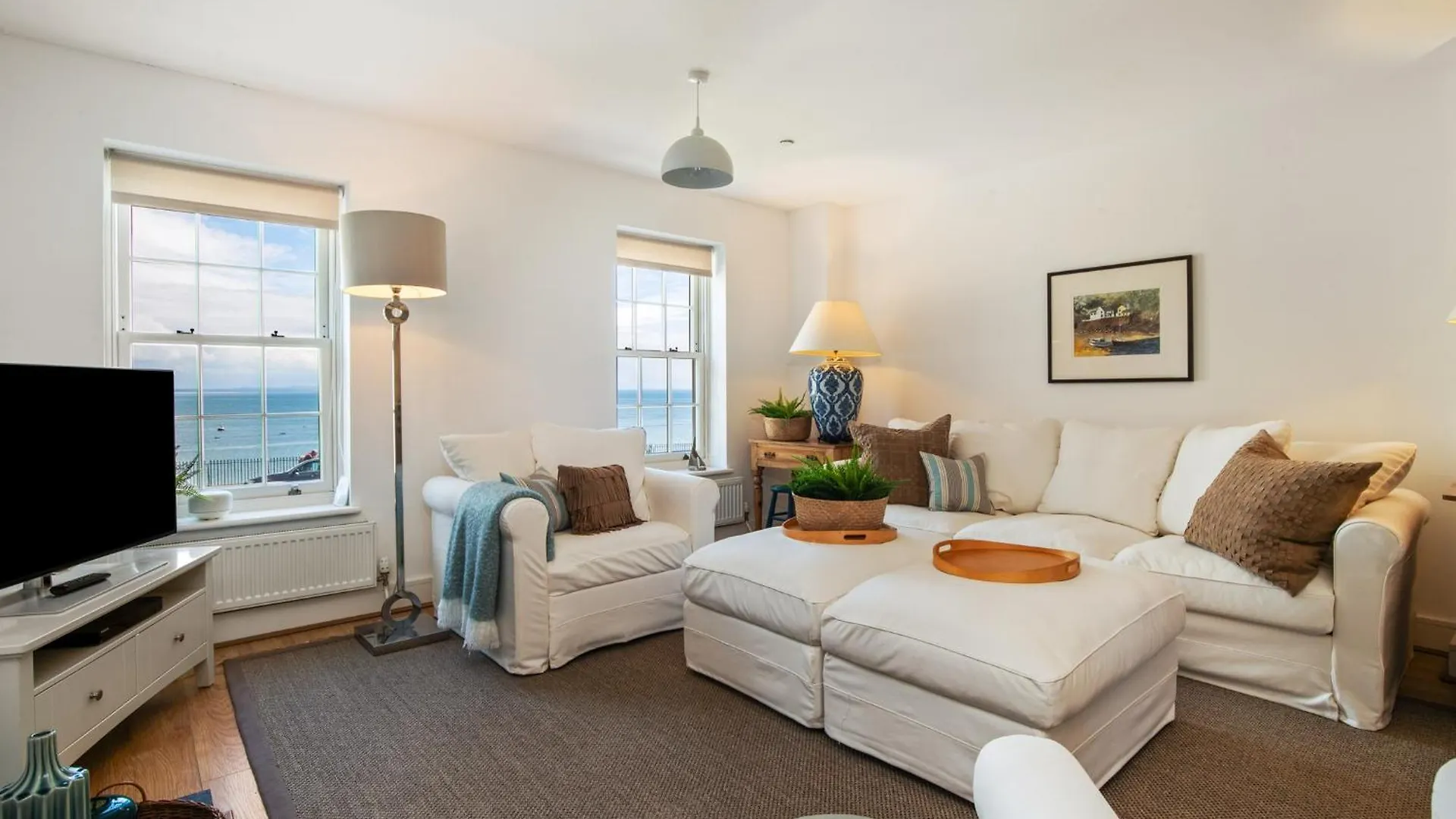 Nash House - Seafront With Parking Close To Town *