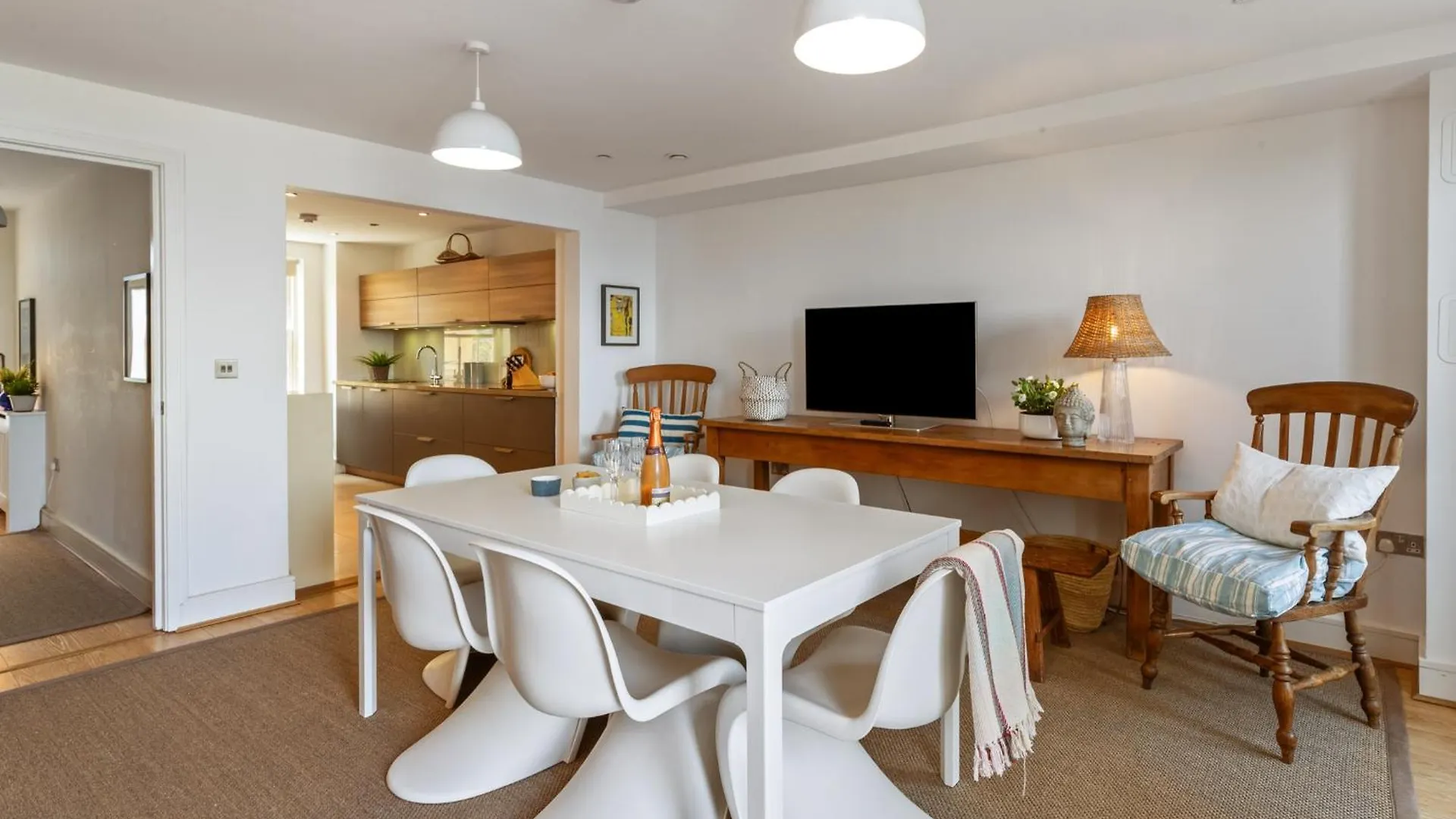 Holiday home Nash House - Seafront With Parking Close To Town Tenby