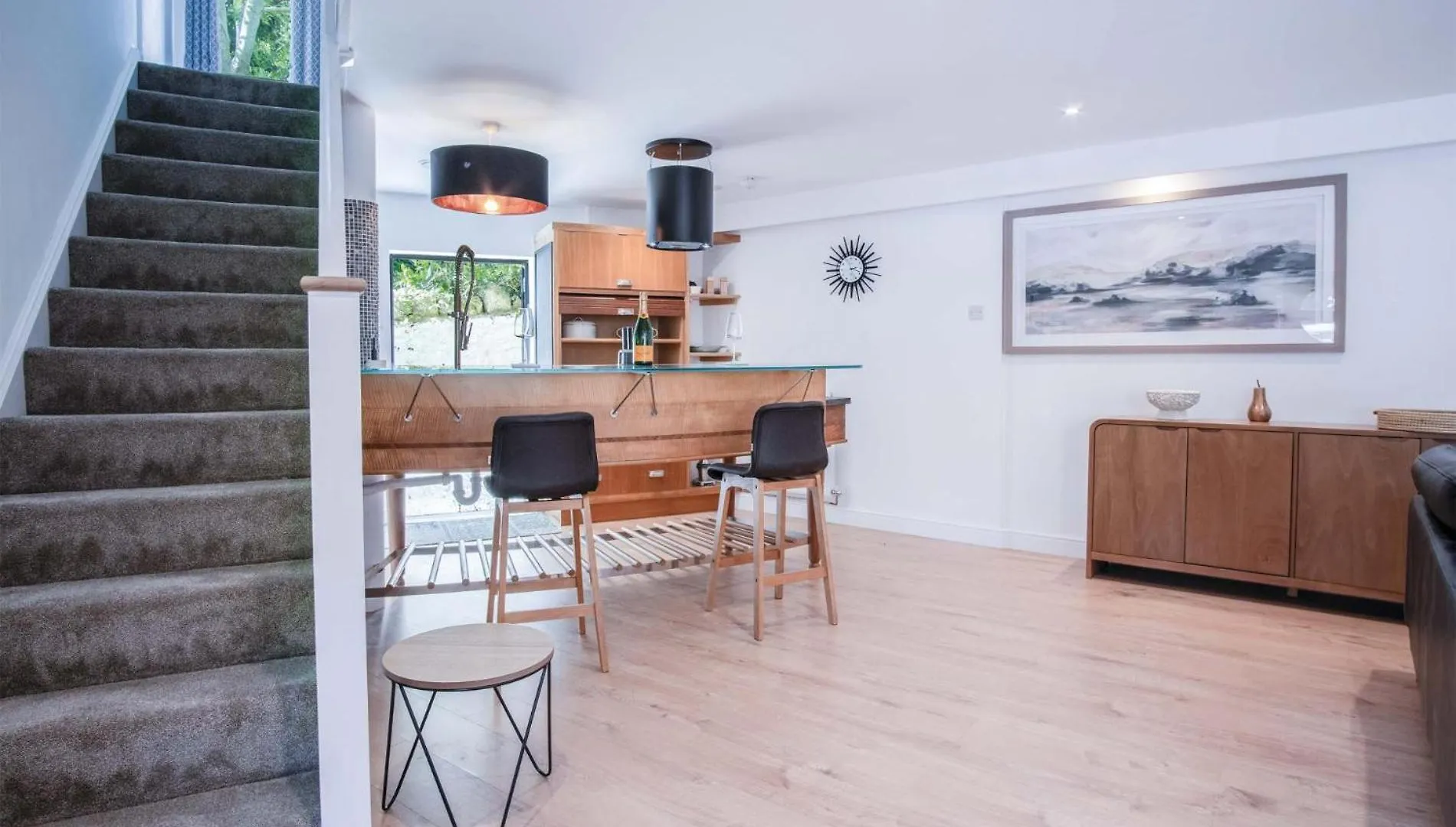 The - 2 Bedroom - Holiday home *