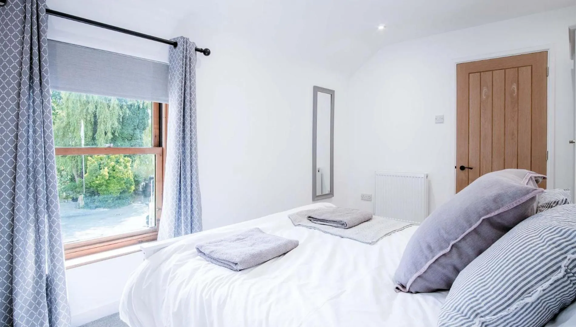 The - 2 Bedroom - Tenby