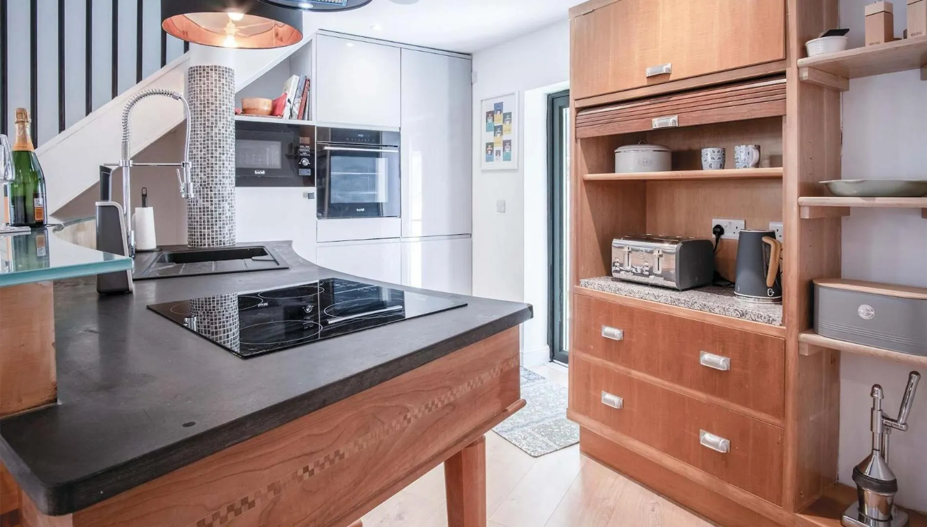 The - 2 Bedroom - Holiday home *