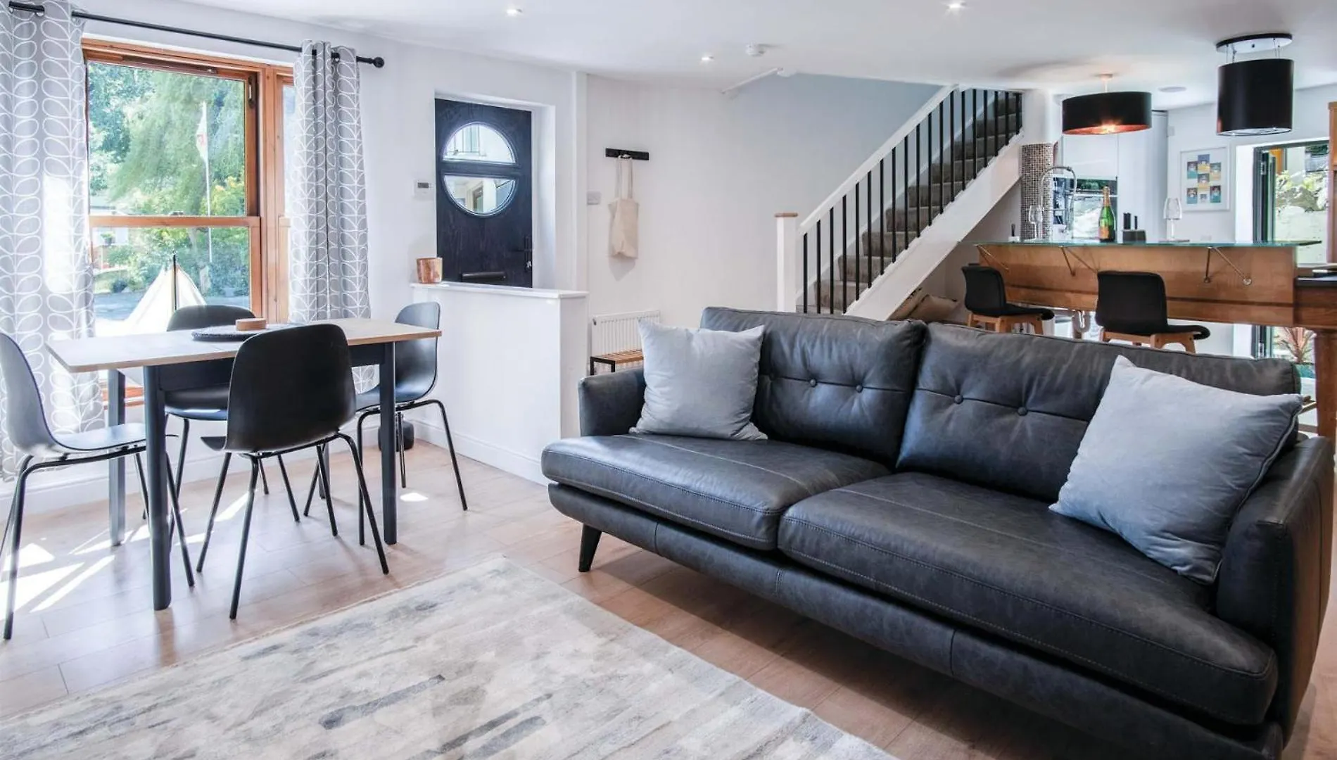 The - 2 Bedroom - Semesterbostad Tenby