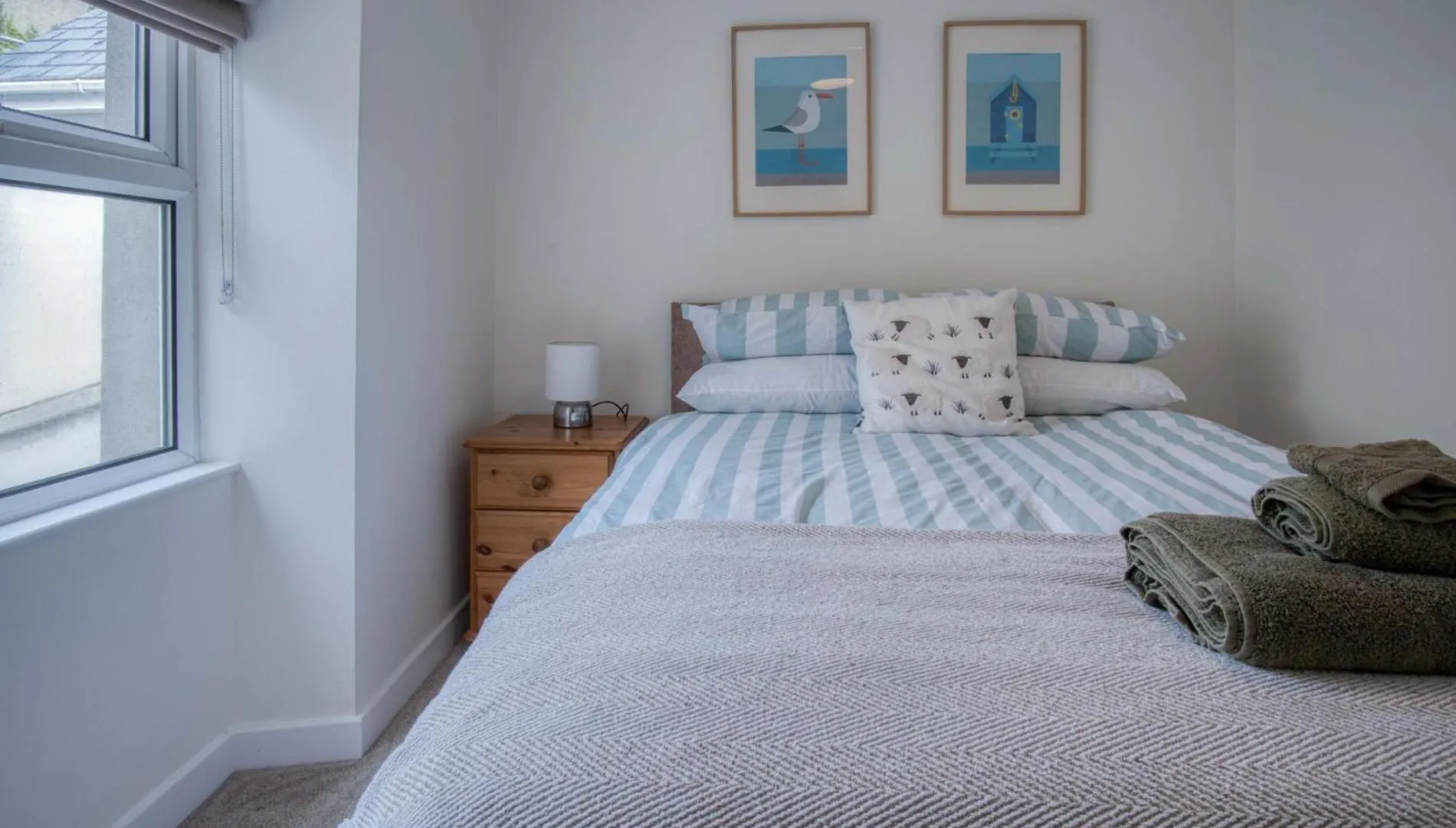 Apartment Pink - 4 Bedrooms & Hot Tub - Tenby