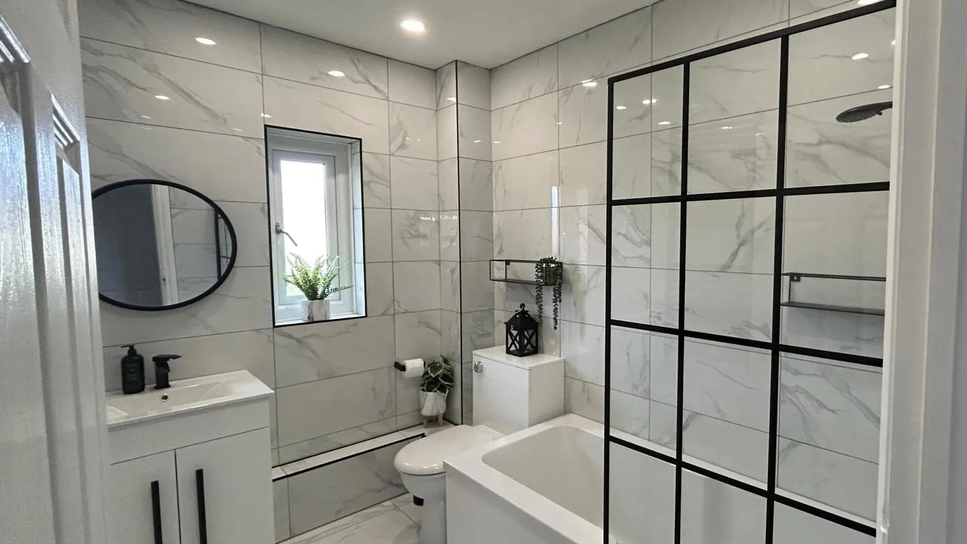 Apartment Captivating 2-bed In *