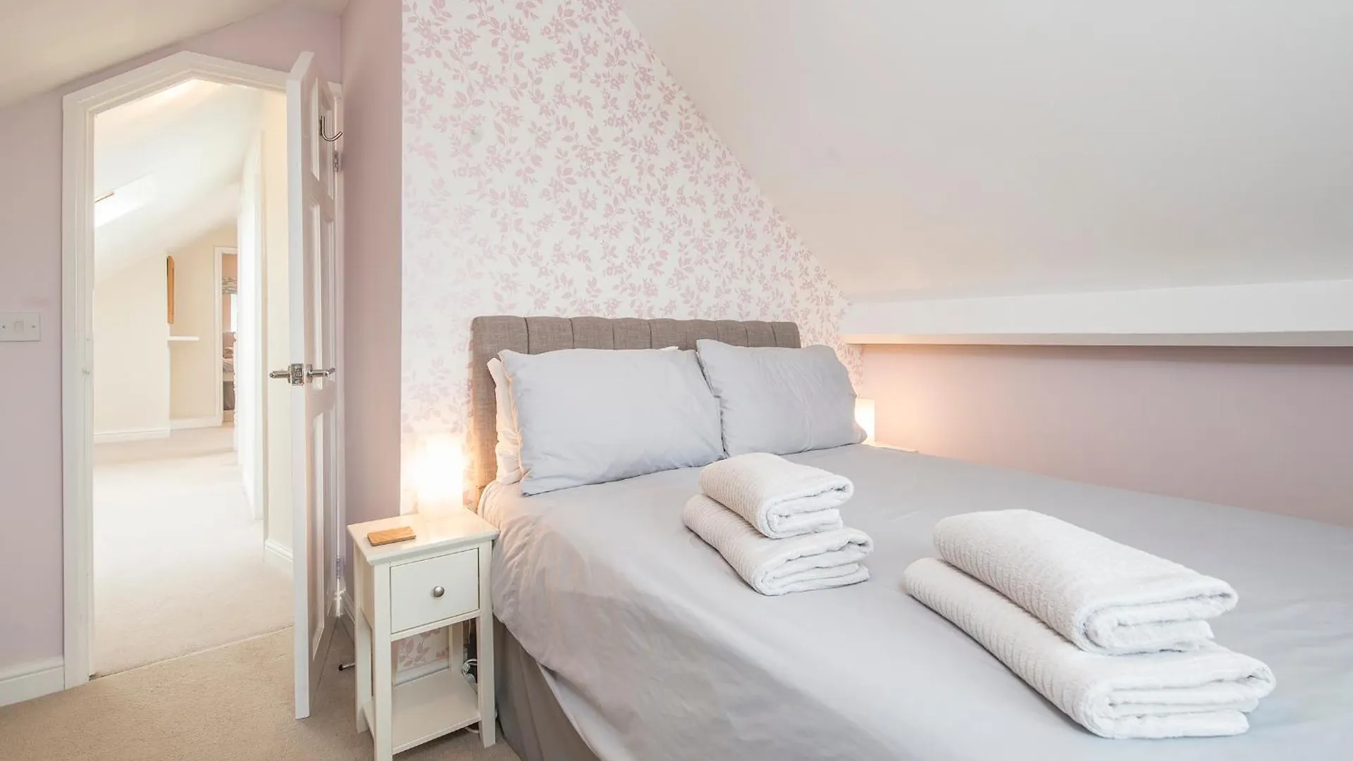Holiday home Treetops Tenby