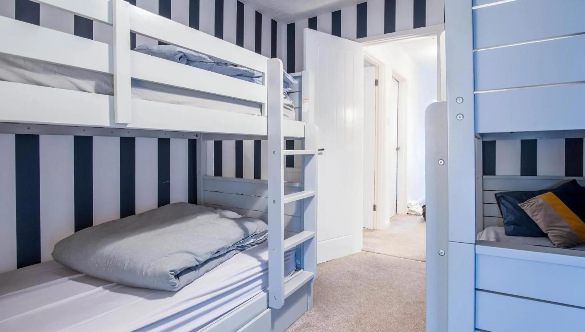 Lobster - 3 Bedroom - Holiday home Tenby