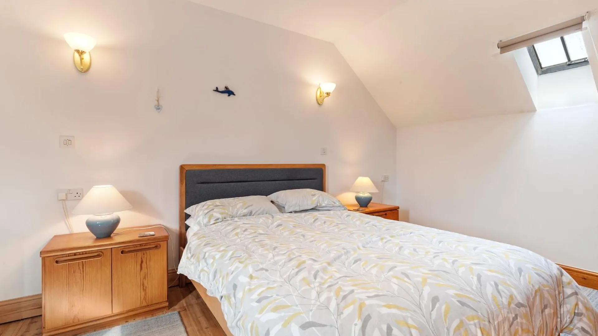 Two Hoots - Peaceful Rural Views Holiday home Tenby