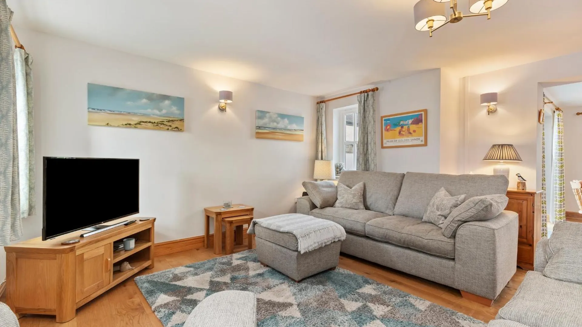 Two Hoots - Peaceful Rural Views Tenby