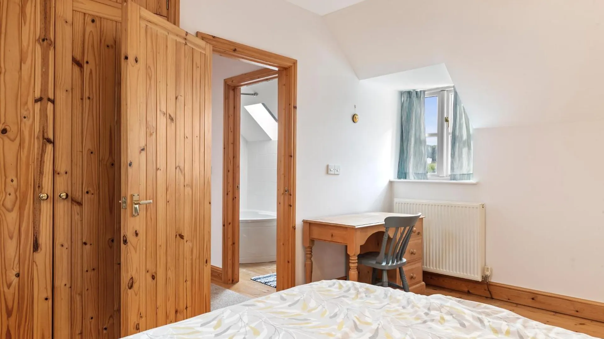 Holiday home Two Hoots - Peaceful Rural Views Tenby