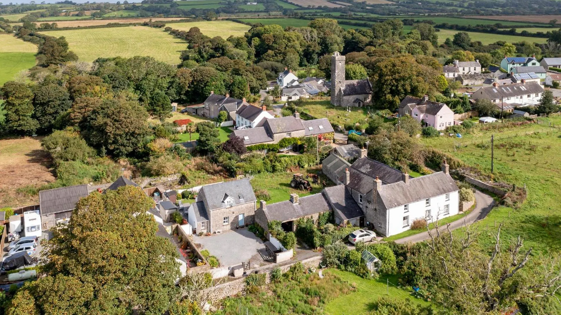 Two Hoots - Peaceful Rural Views Holiday home Tenby